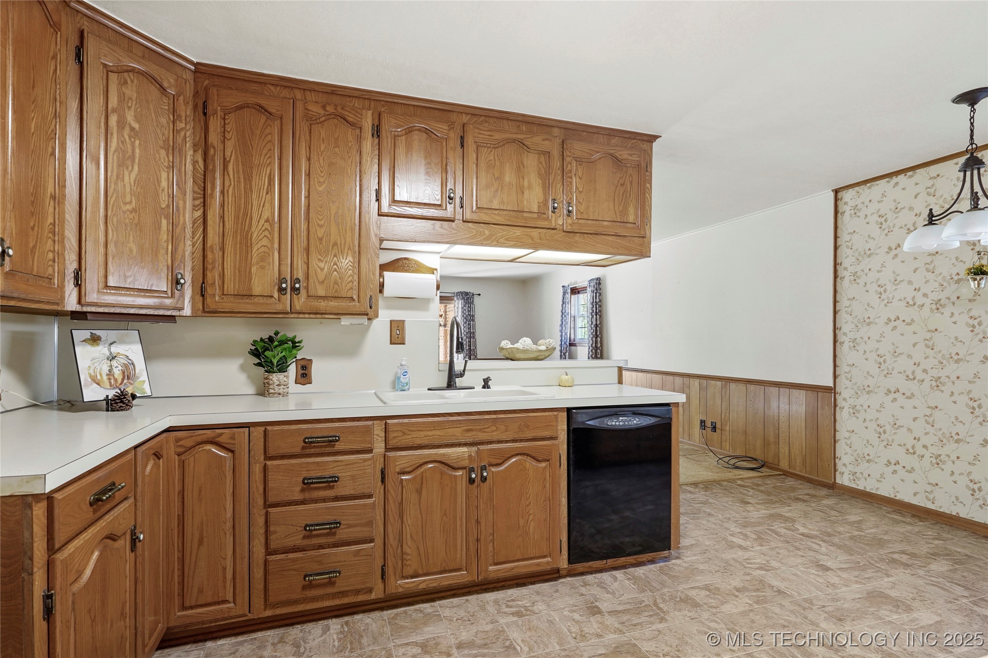 11465 E 4th Place Tulsa OK 74128