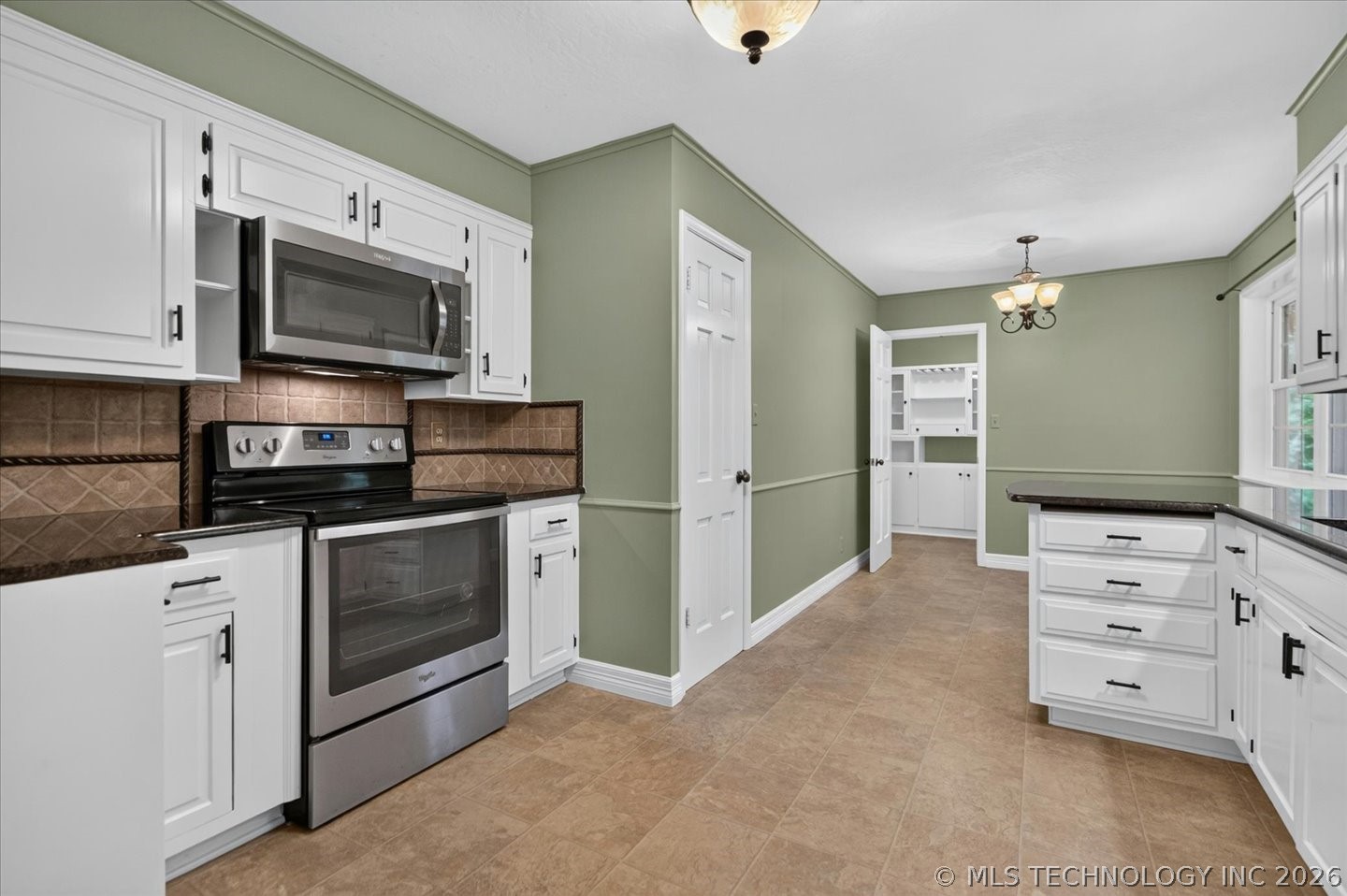 1902 Skyline Place Bartlesville OK 74006