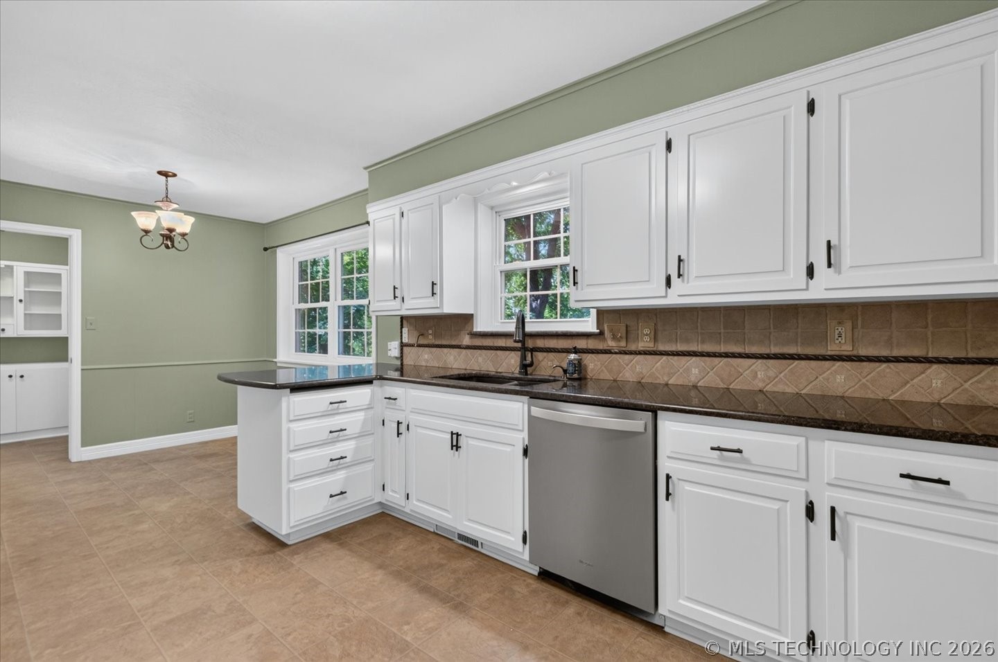 1902 Skyline Place Bartlesville OK 74006