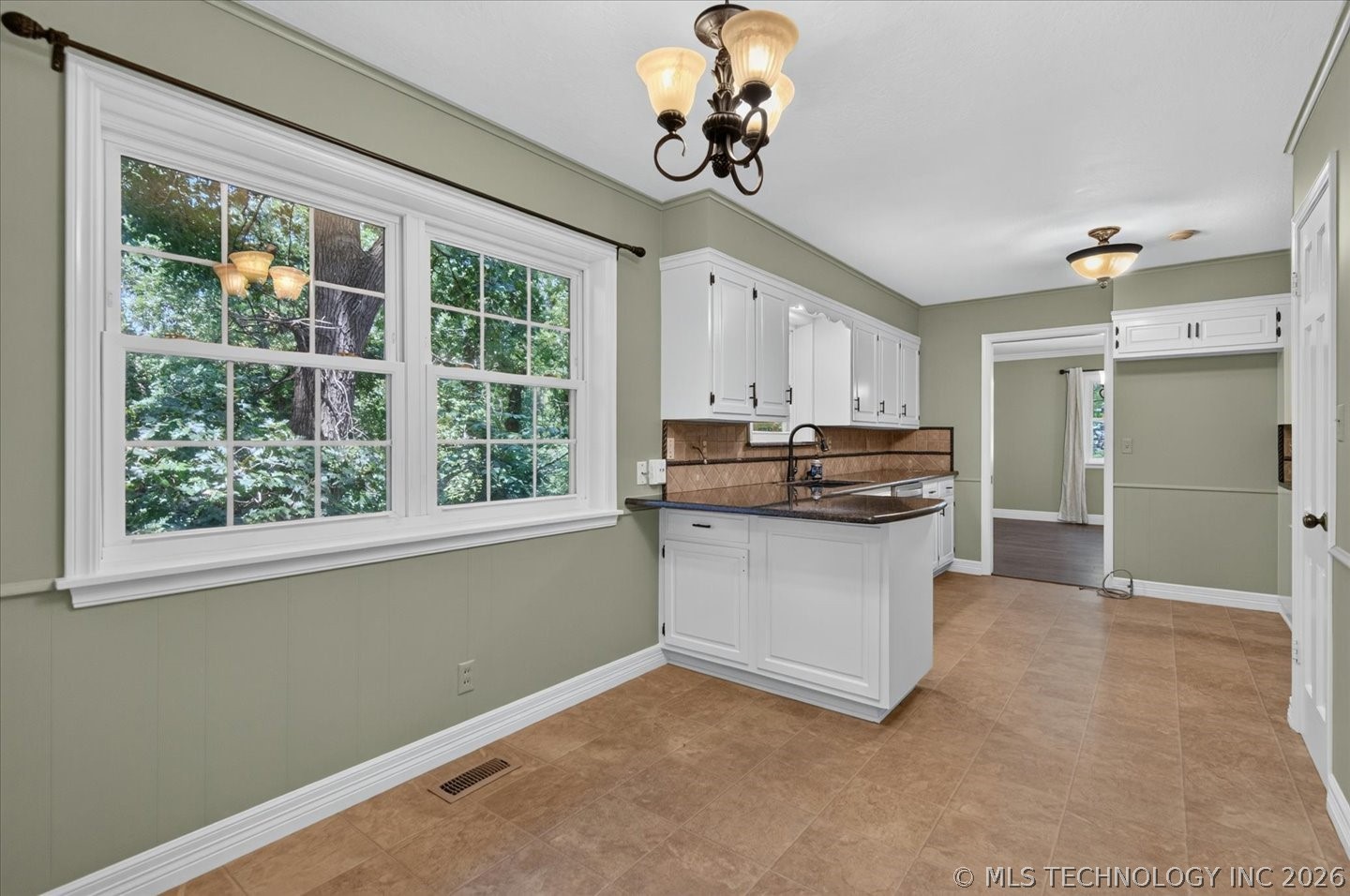 1902 Skyline Place Bartlesville OK 74006
