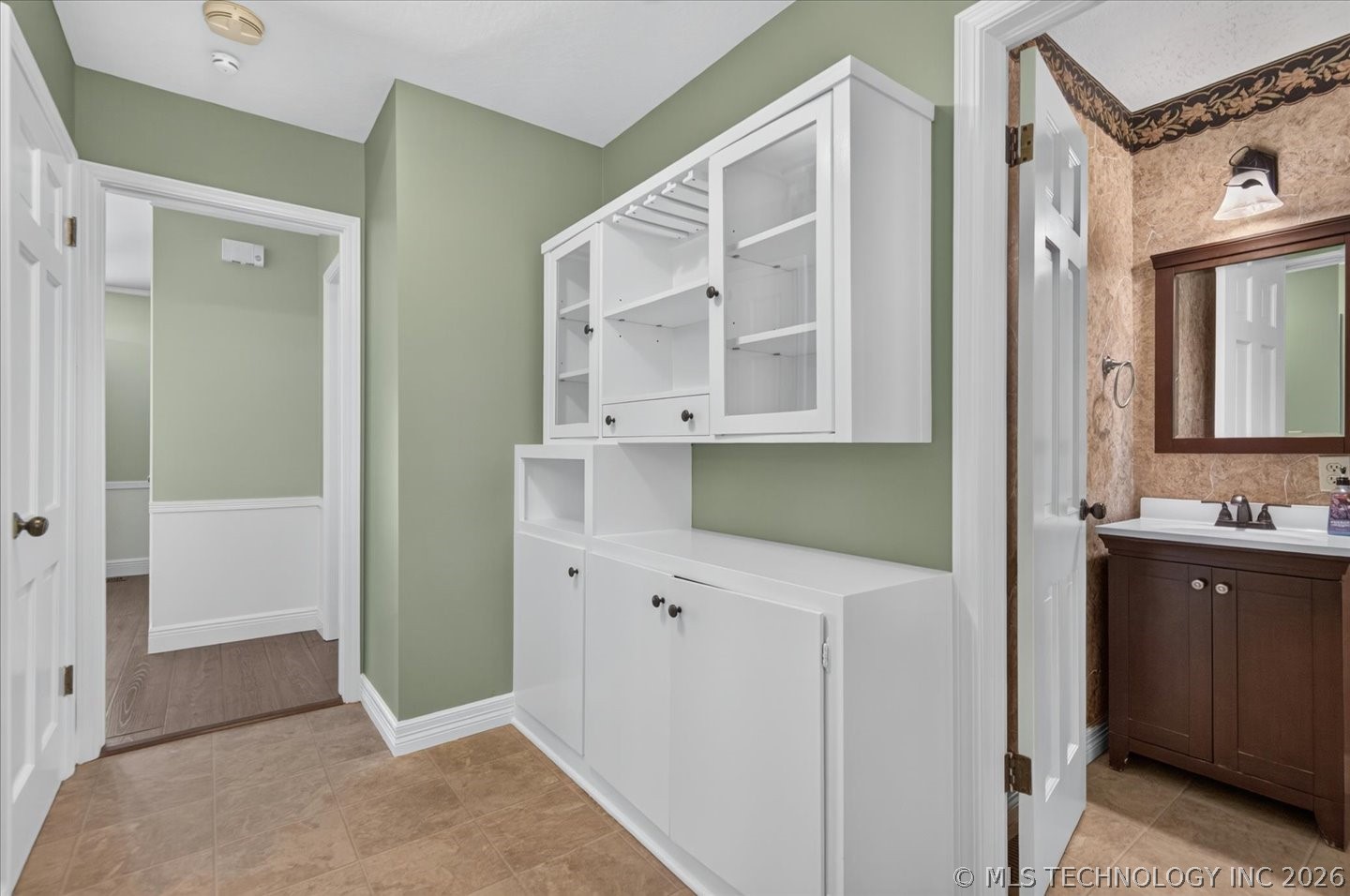 1902 Skyline Place Bartlesville OK 74006