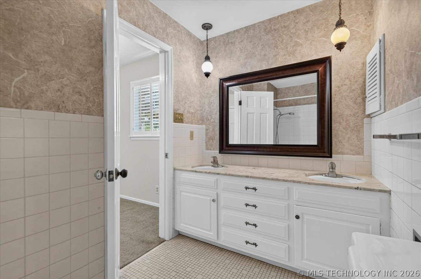 1902 Skyline Place Bartlesville OK 74006