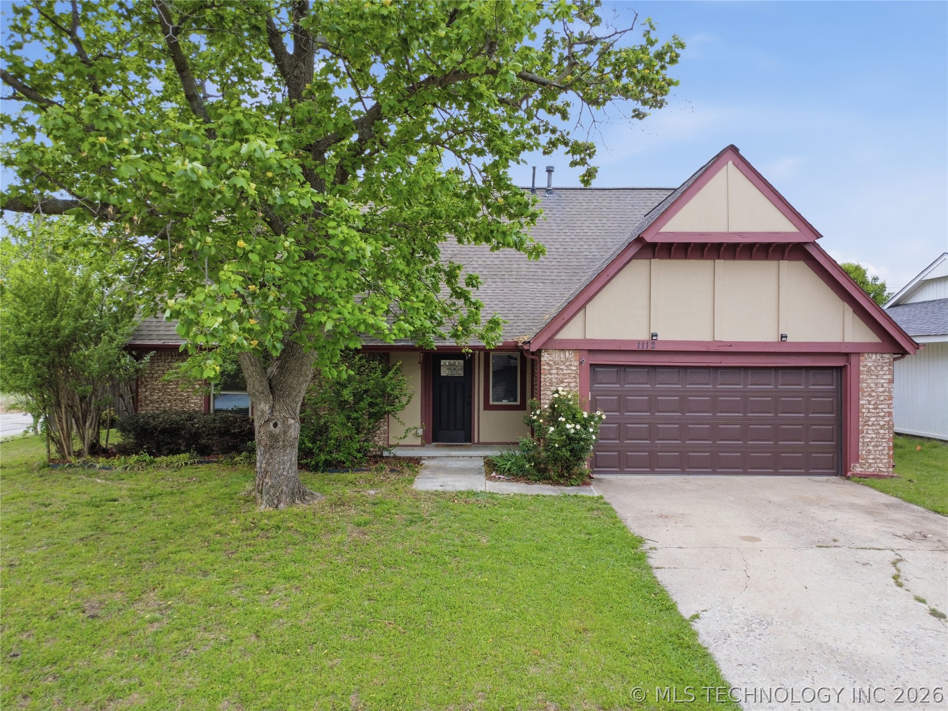 1112 W Queens Place Broken Arrow OK 74012