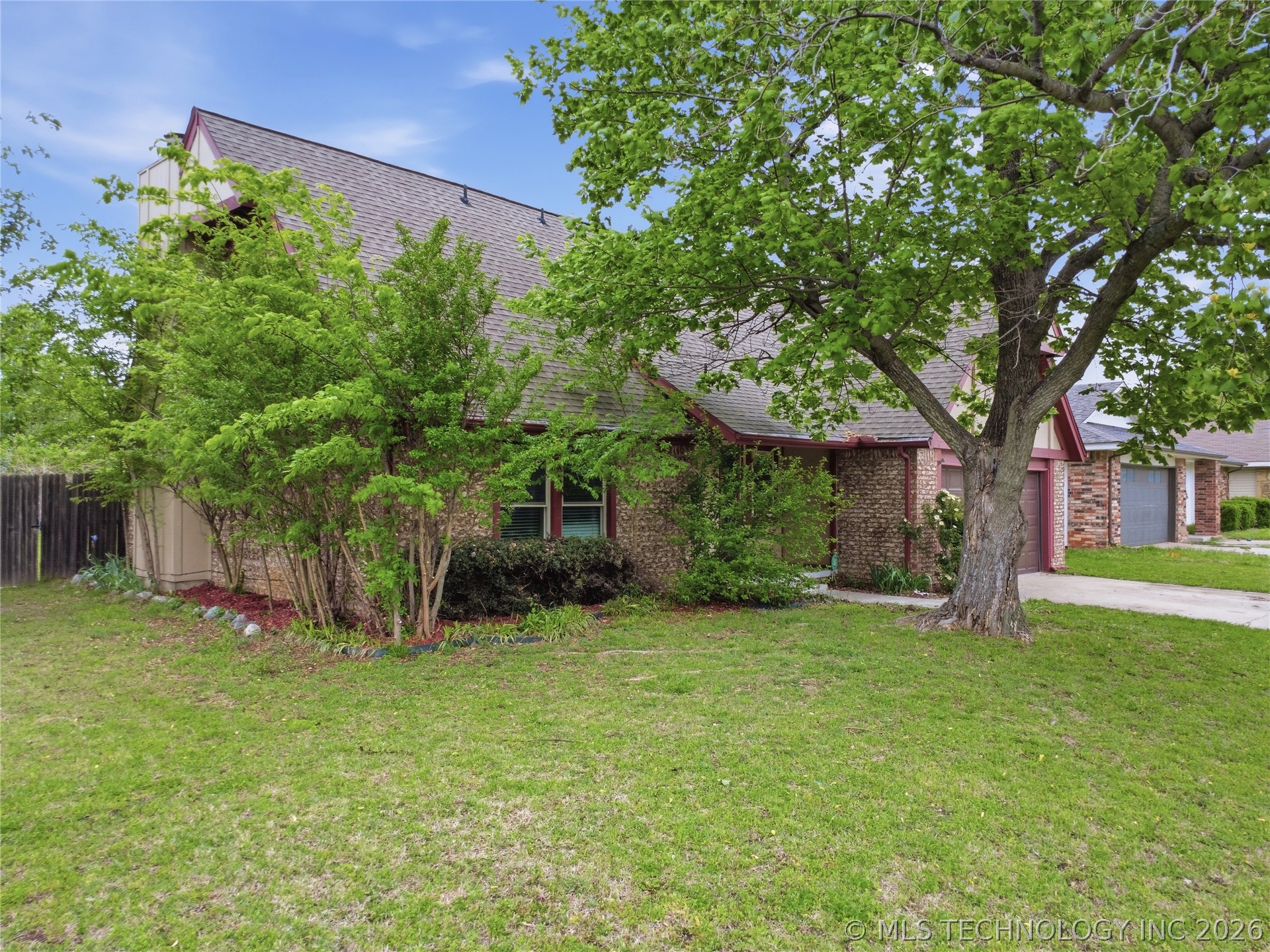 1112 W Queens Place Broken Arrow OK 74012