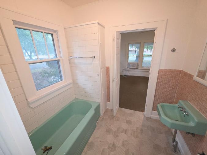 128 S 4th Street Okemah OK 74859