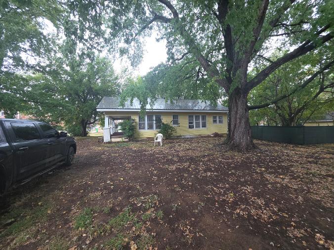128 S 4th Street Okemah OK 74859
