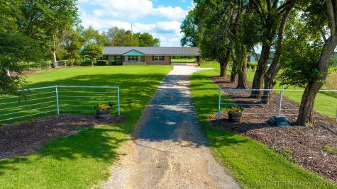 11551 County Road 1620 Fitzhugh OK 74843