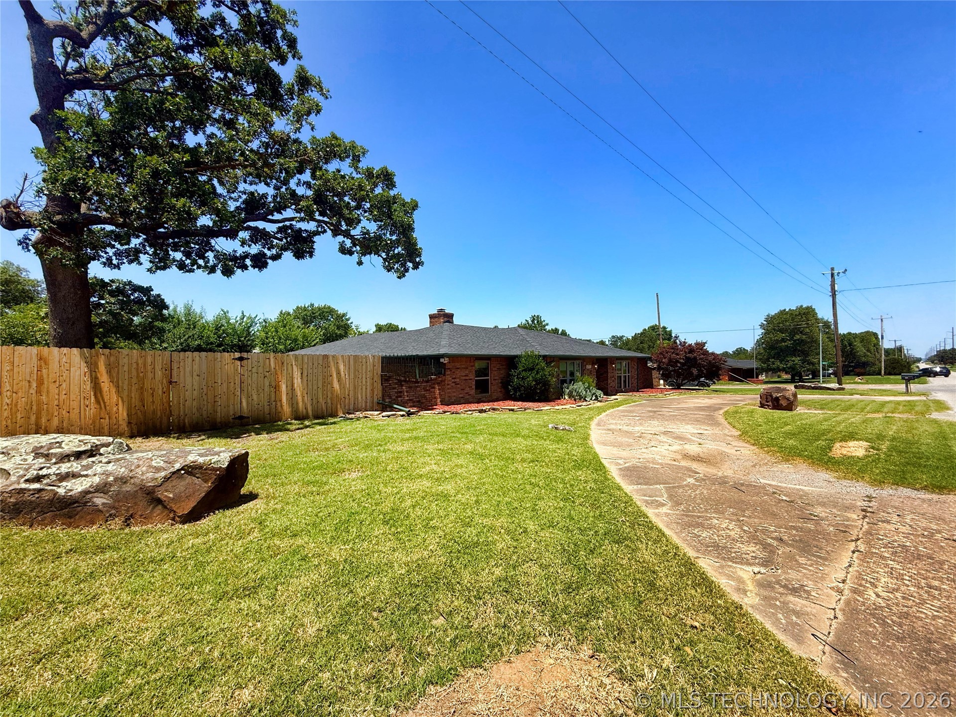 1311 Hillcrest Drive Henryetta OK 74437
