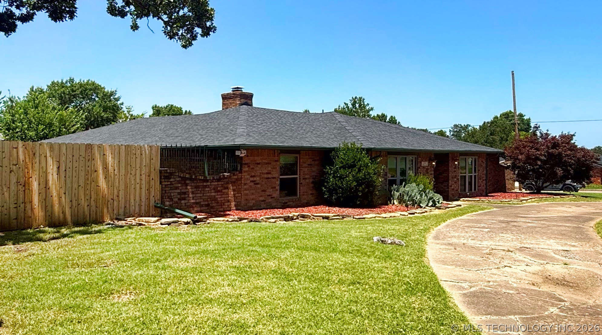 1311 Hillcrest Drive Henryetta OK 74437