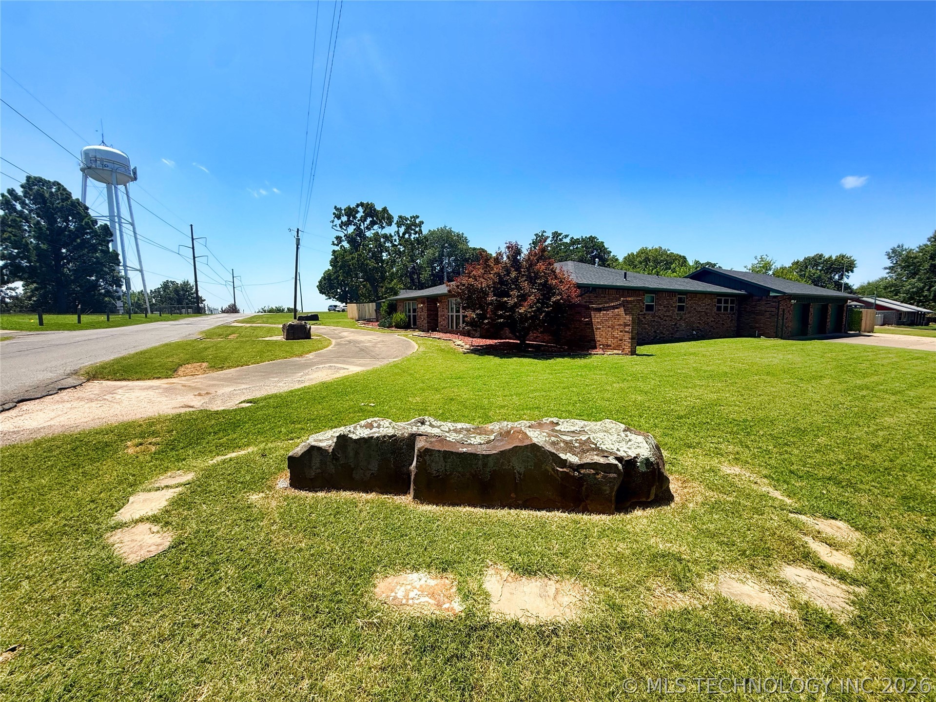 1311 Hillcrest Drive Henryetta OK 74437