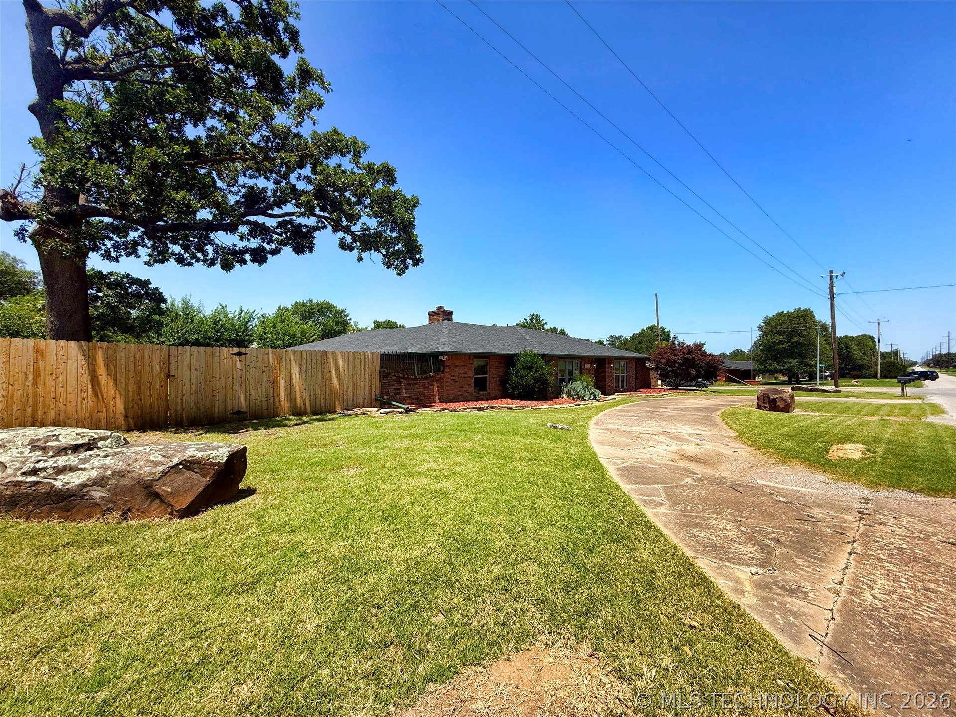 1311 Hillcrest Drive Henryetta OK 74437
