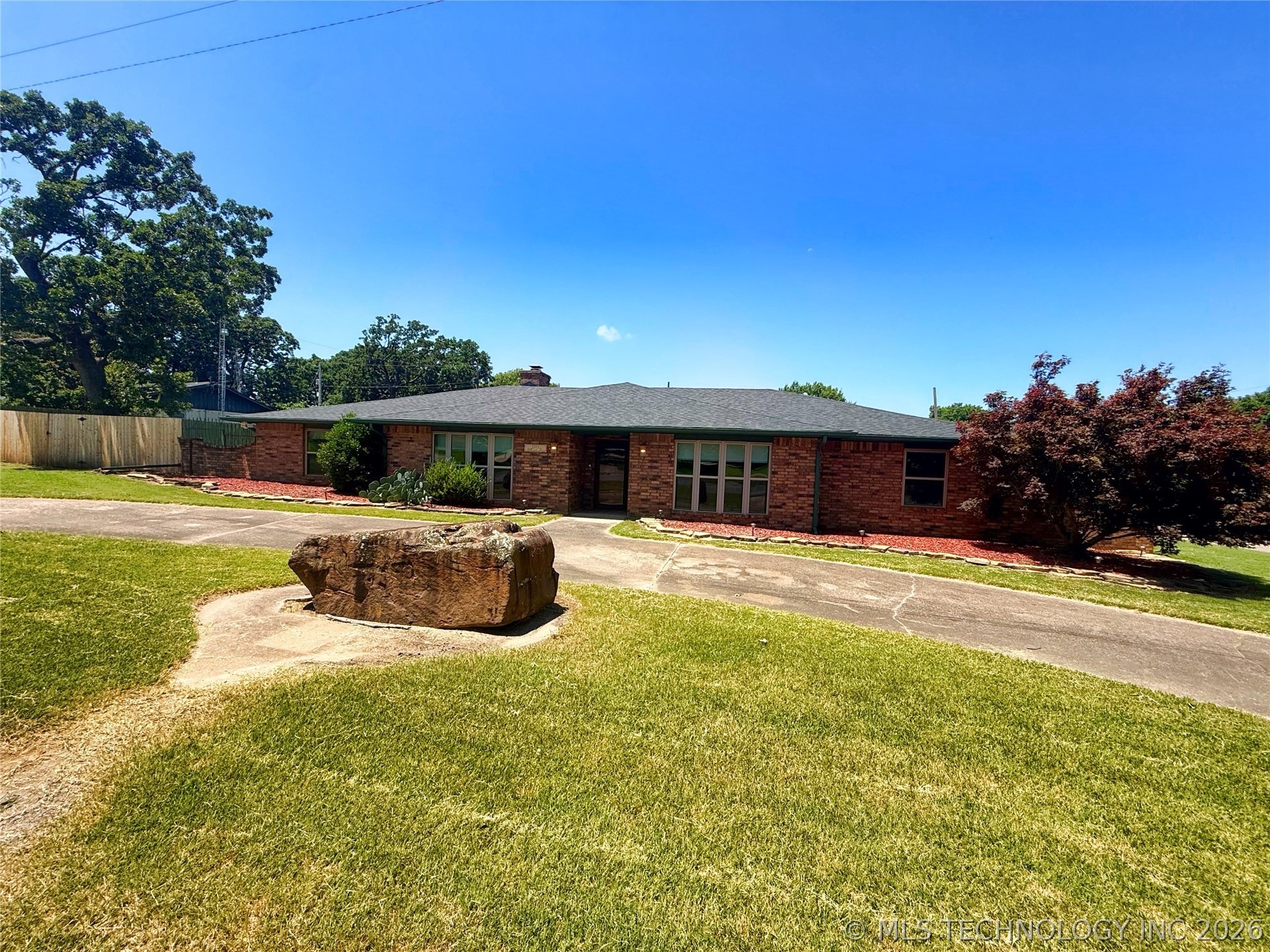 1311 Hillcrest Drive Henryetta OK 74437