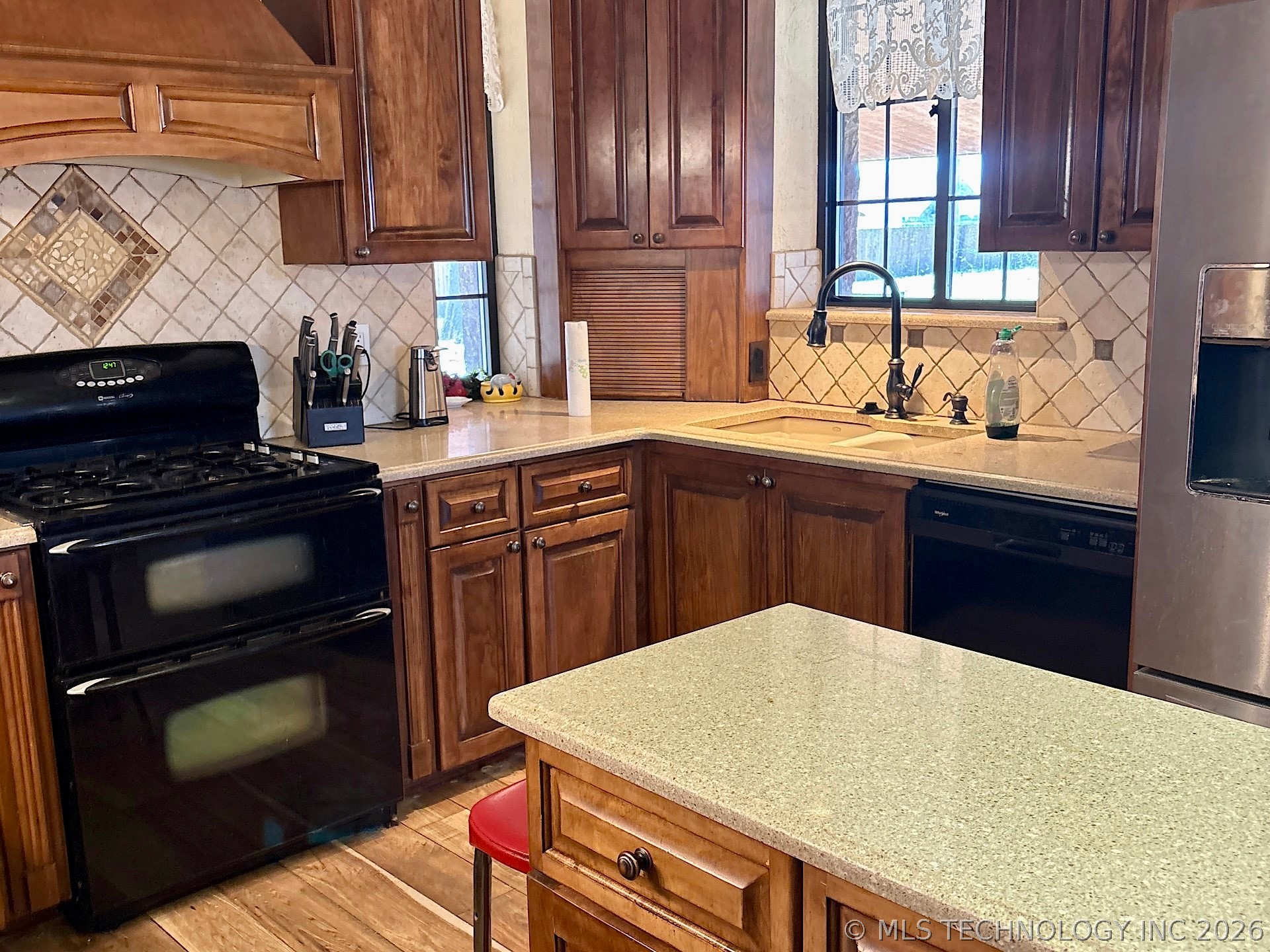 1007 S Wilson Avenue Cushing OK 74023