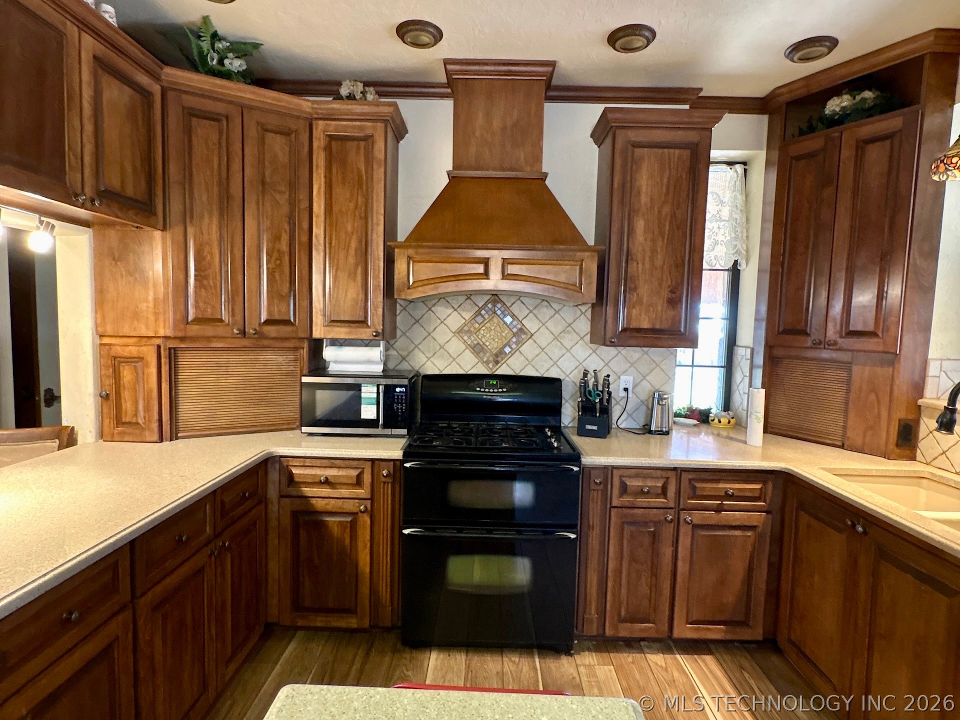 1007 S Wilson Avenue Cushing OK 74023