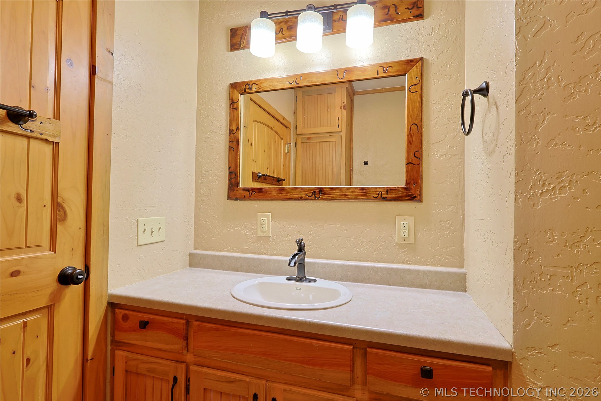 124 London Dock Lane Canadian OK 74425