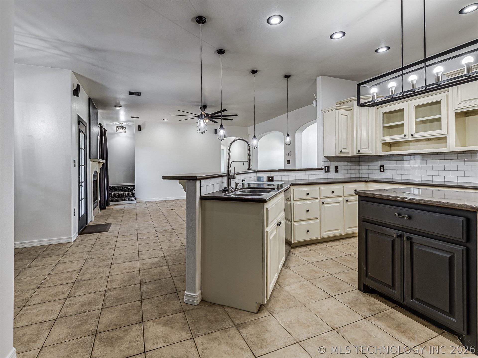 420 NW 5th Pryor OK 74361