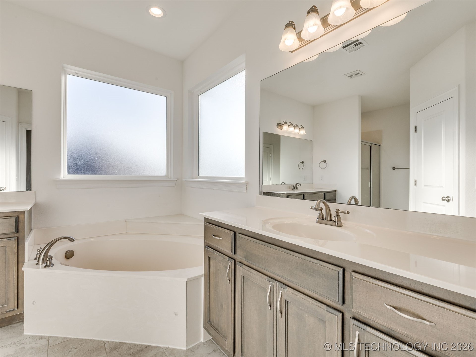 7315 E Oak Ridge Street Broken Arrow OK 74014