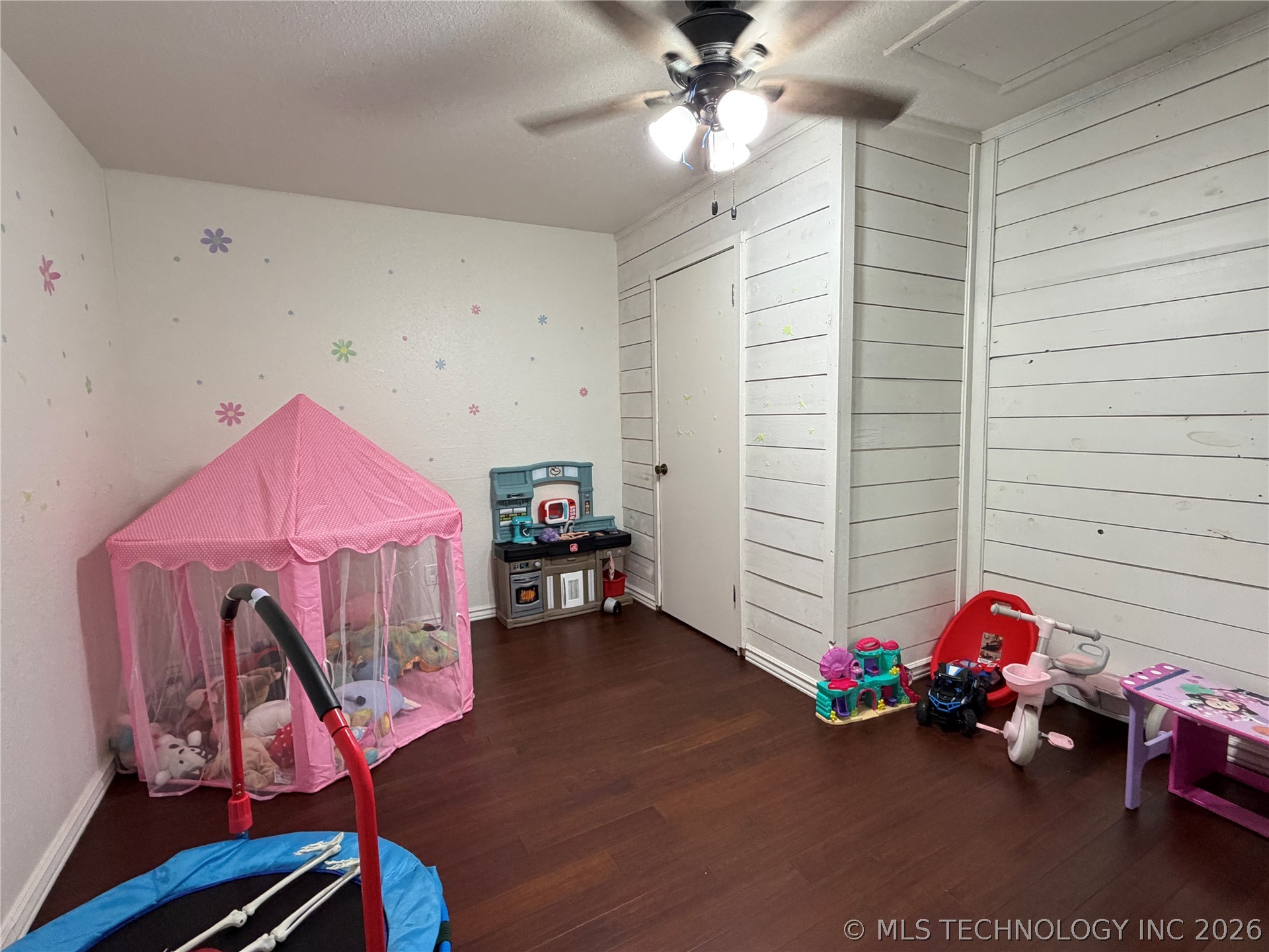 102 N 3rd Street Hartshorne OK 74547