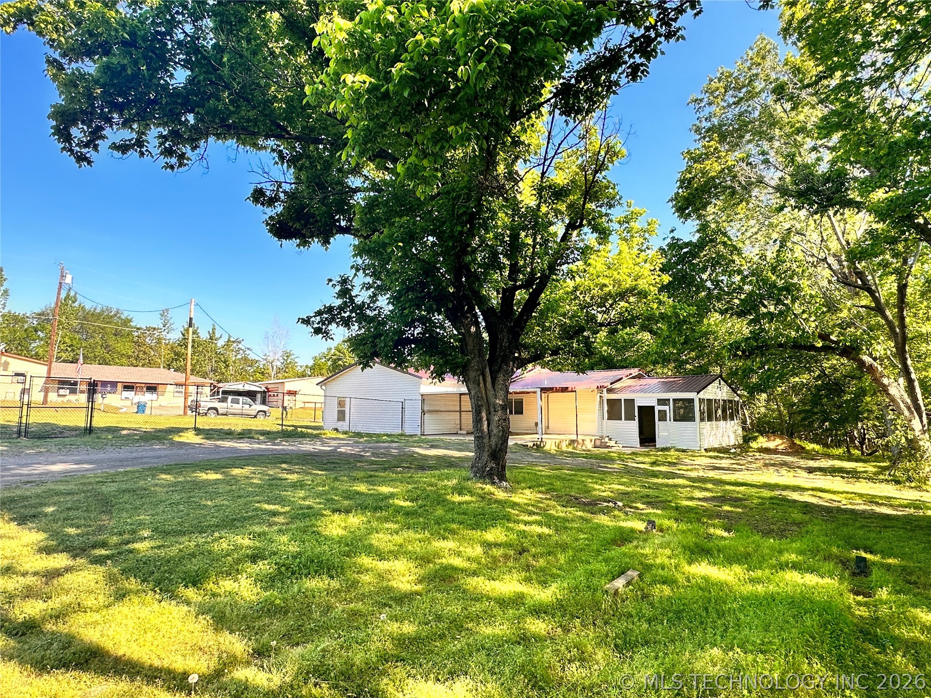 102 N 3rd Street Hartshorne OK 74547