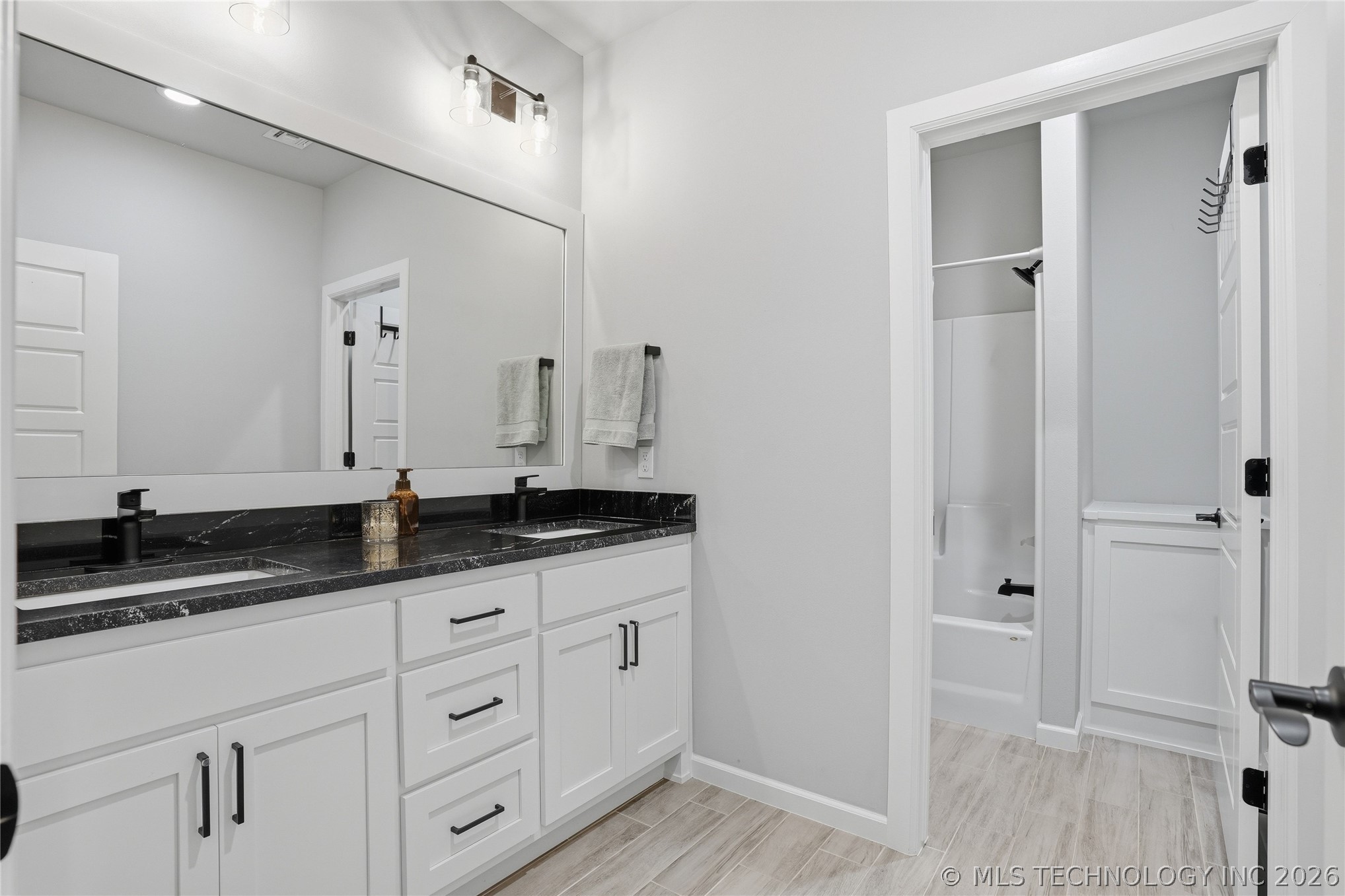 2414 W Union Place Collinsville OK 74021