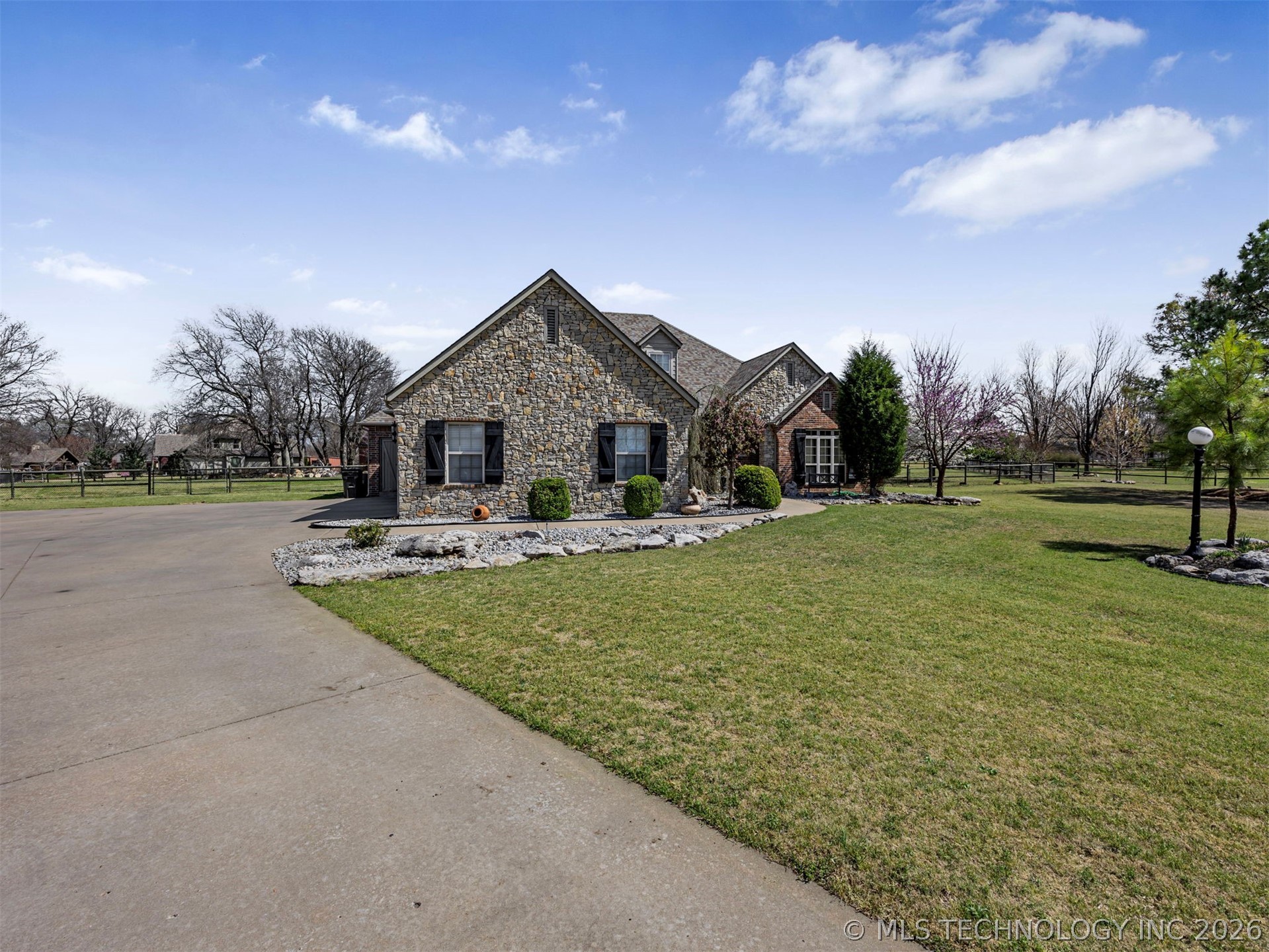 19592 E 73rd Place N Owasso OK 74055