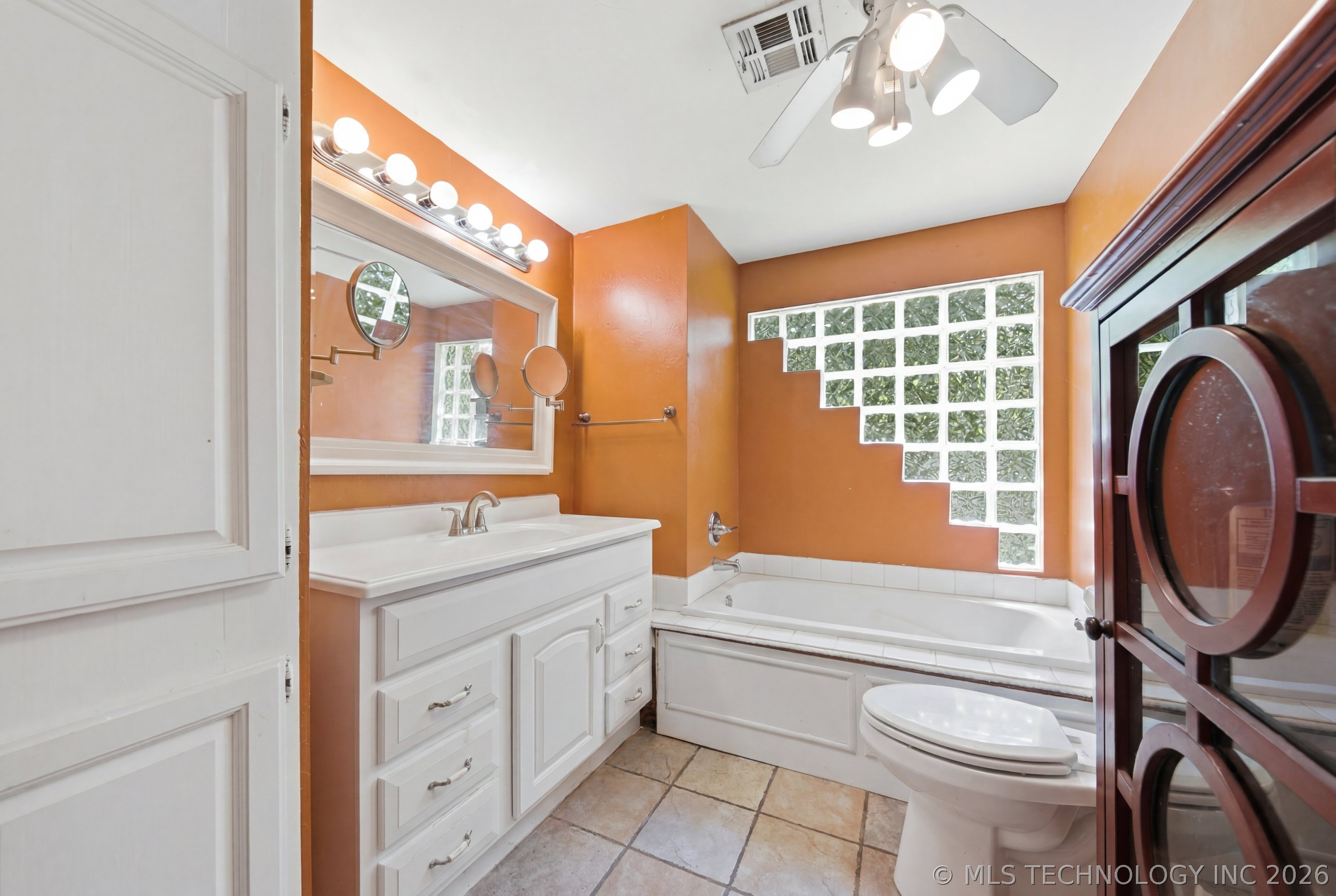 61050 E 340 Road Grove OK 74344