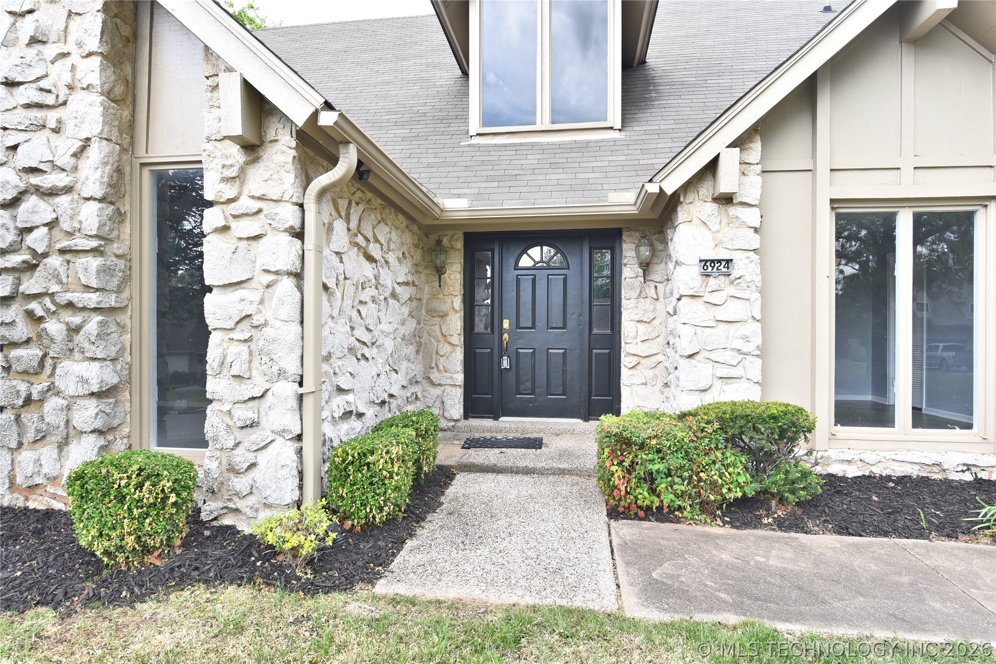 6924 S Knoxville Avenue Tulsa OK 74136