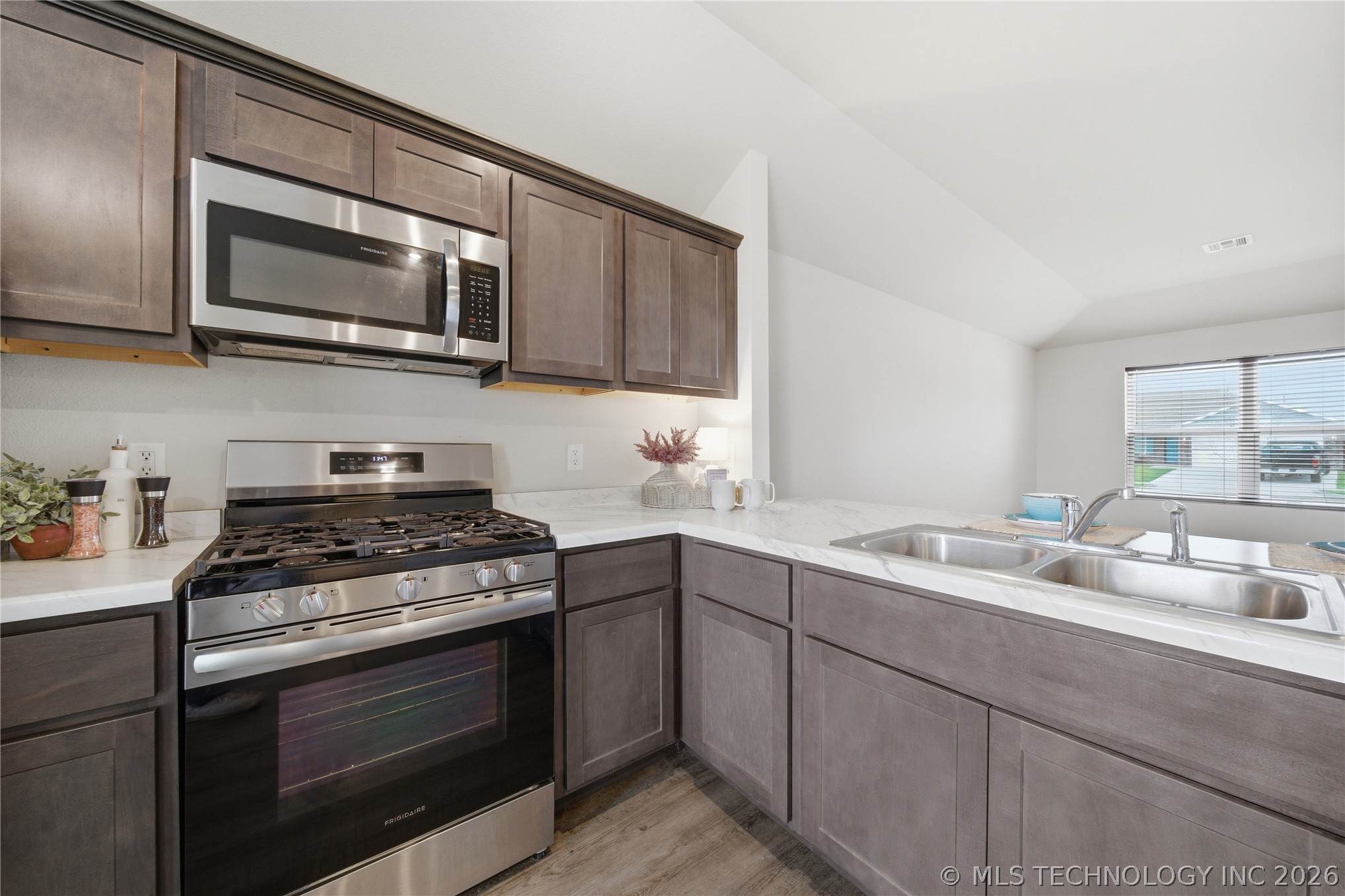 29321 E 80th Street S Broken Arrow OK 74014