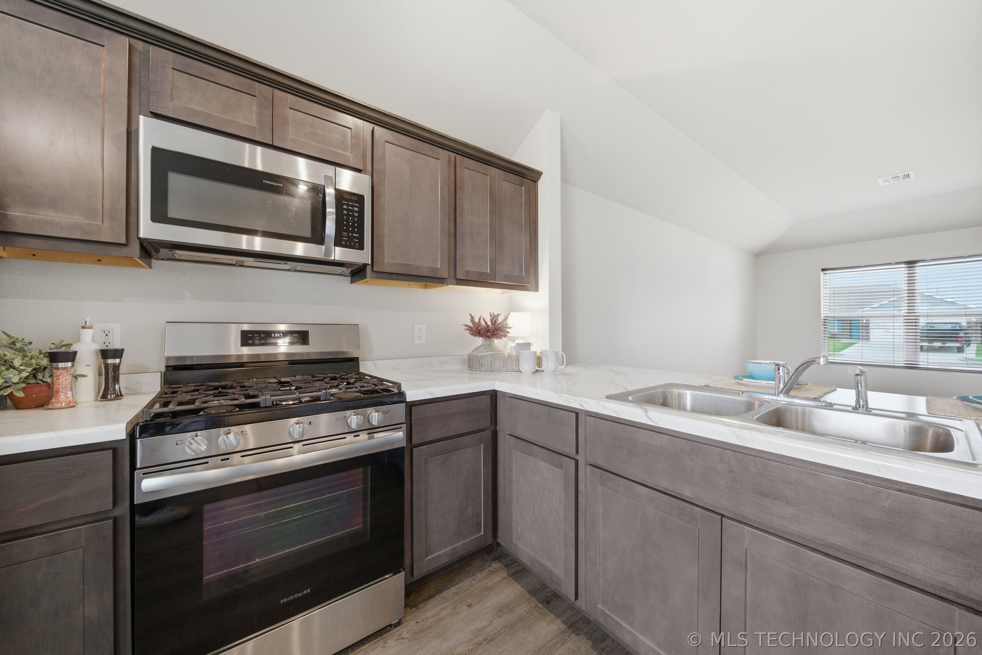 29321 E 80th Street S Broken Arrow OK 74014