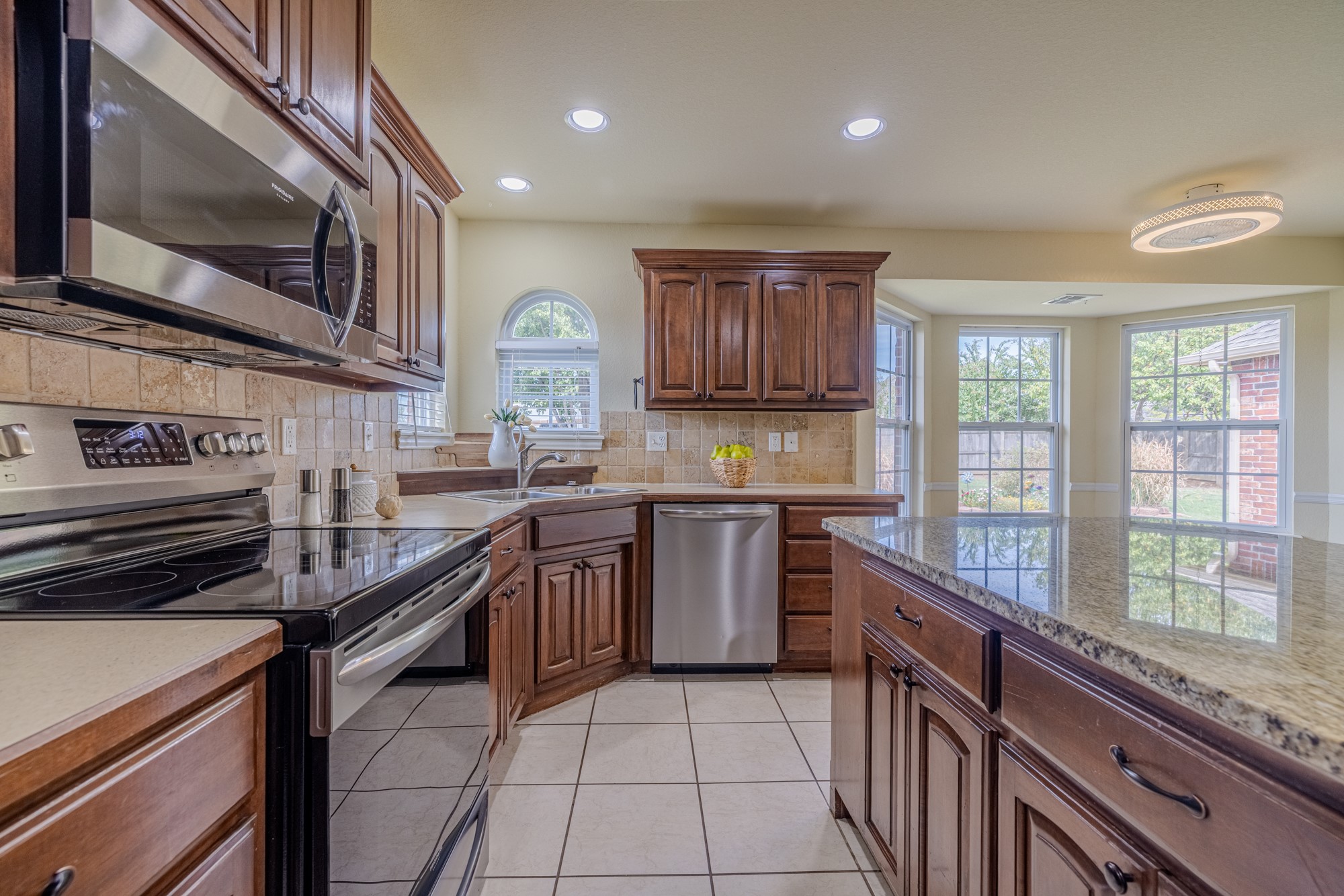 1614 W Austin Place Broken Arrow OK 74011