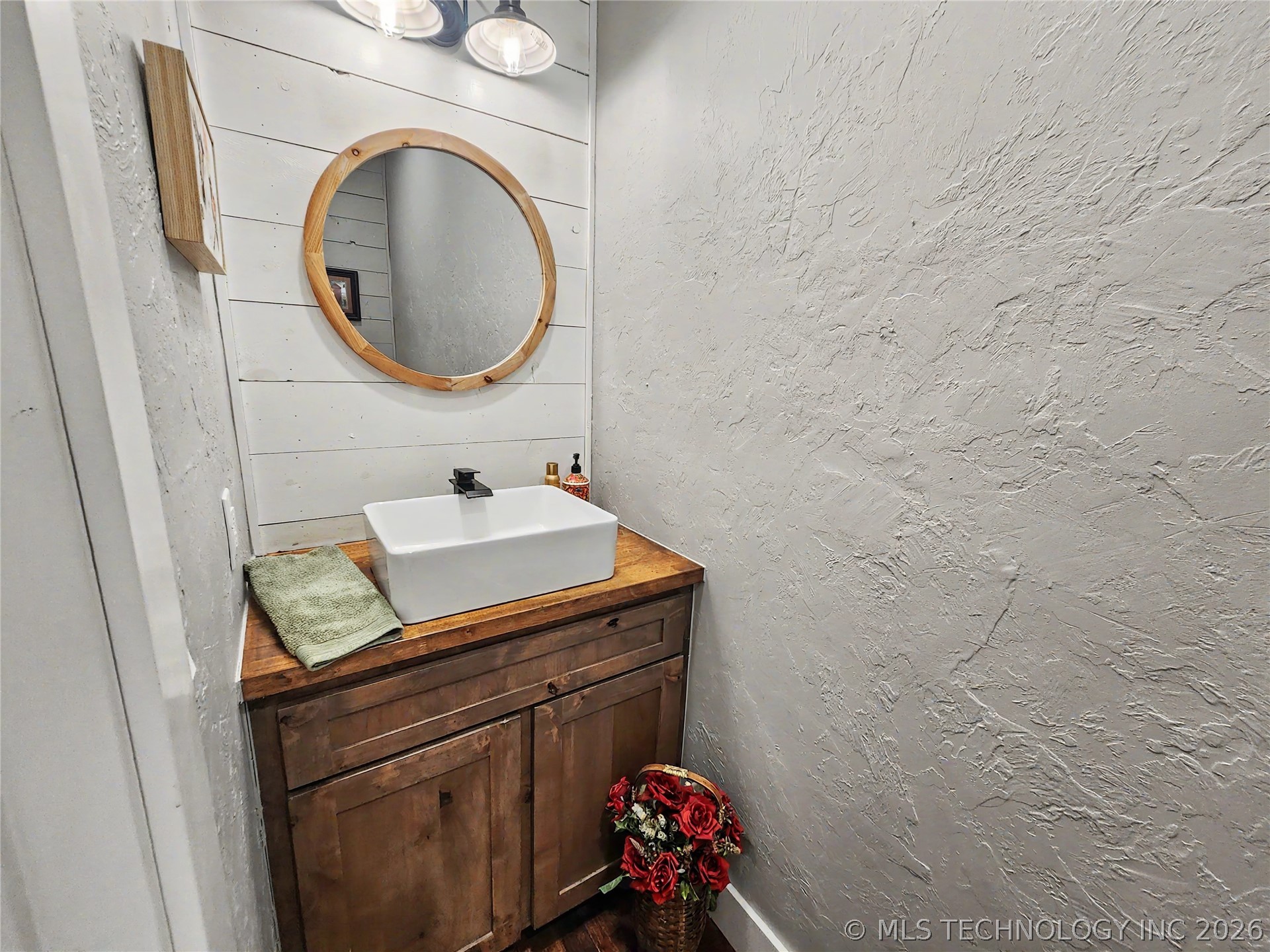 17413 E 626 Road Tahlequah OK 74464