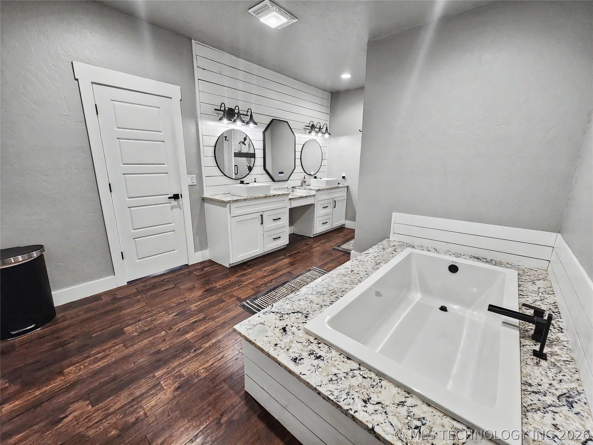 17413 E 626 Road Tahlequah OK 74464