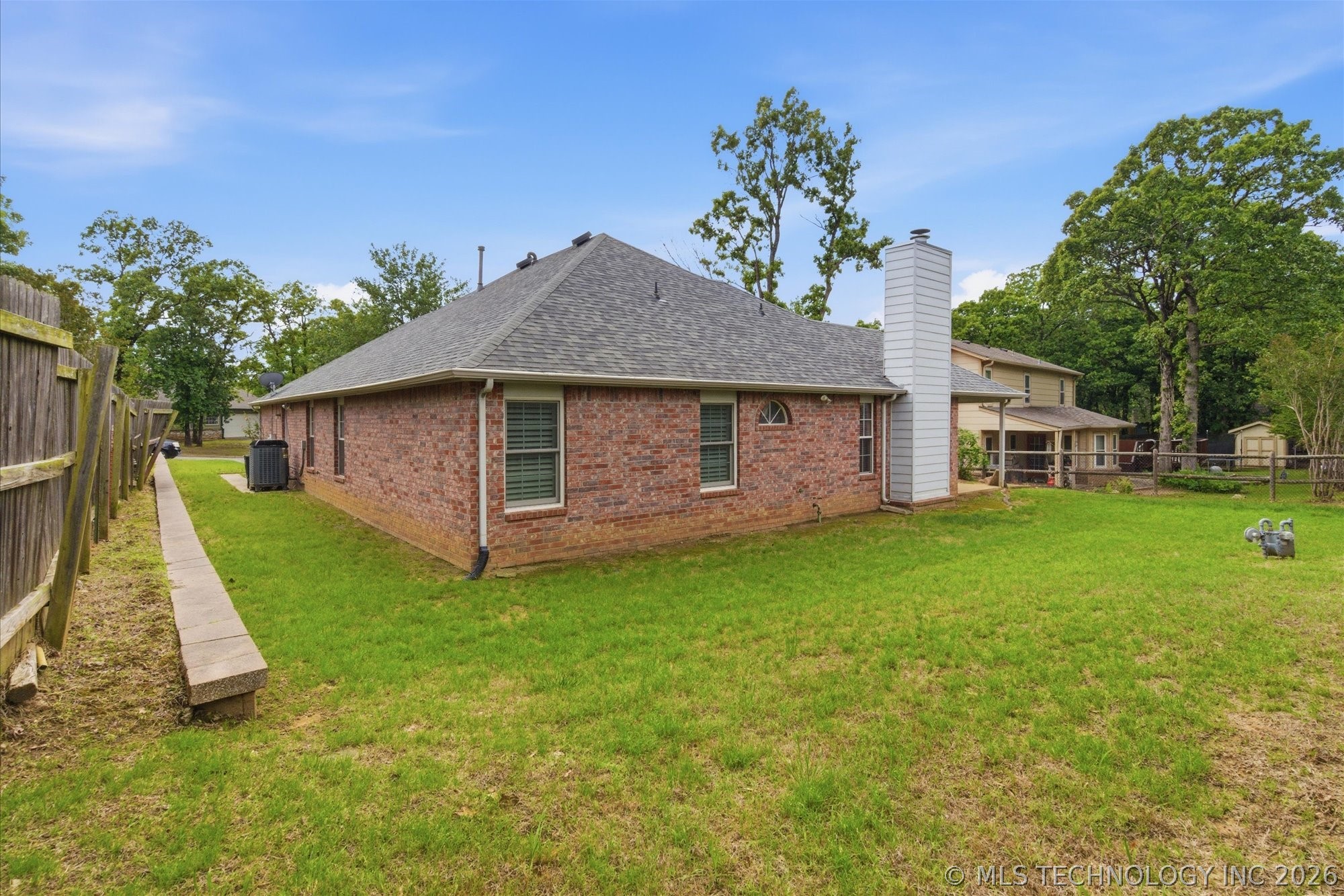 3731 S 74th Westplace Tulsa OK 74107