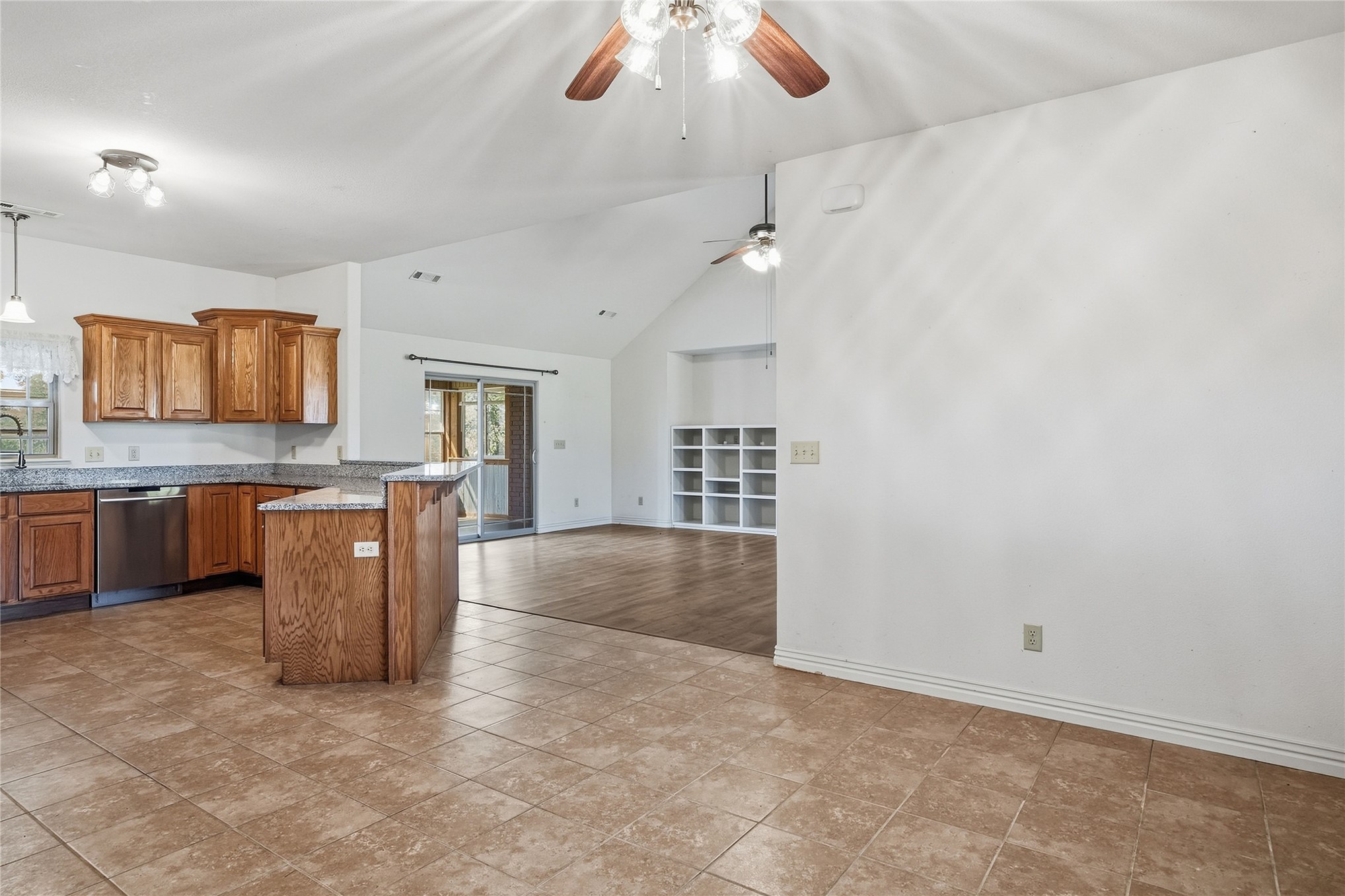 472732 E 650 Road Watts OK 74964