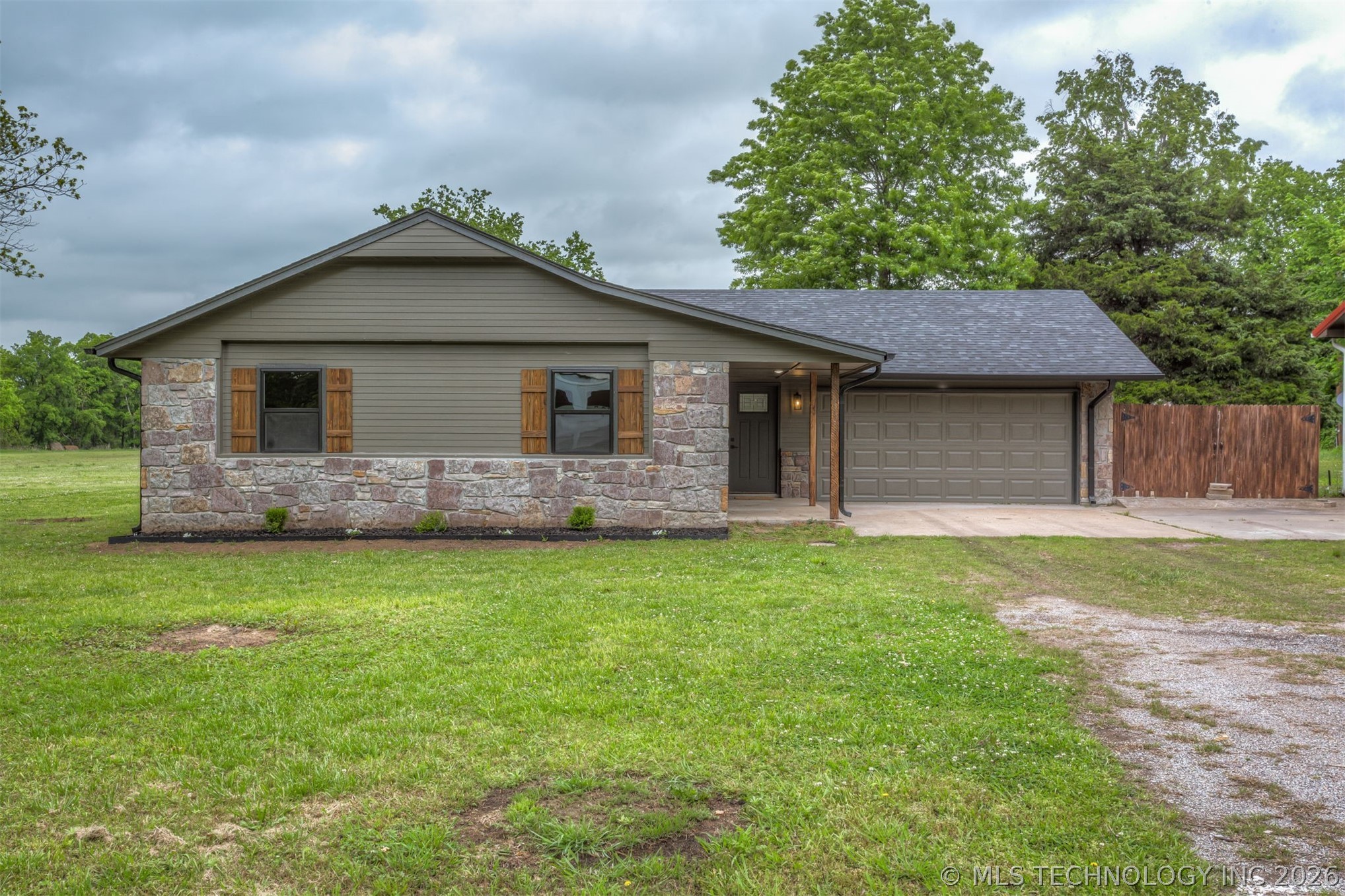 418 W Cooweescoowee Avenue W Oologah OK 74053