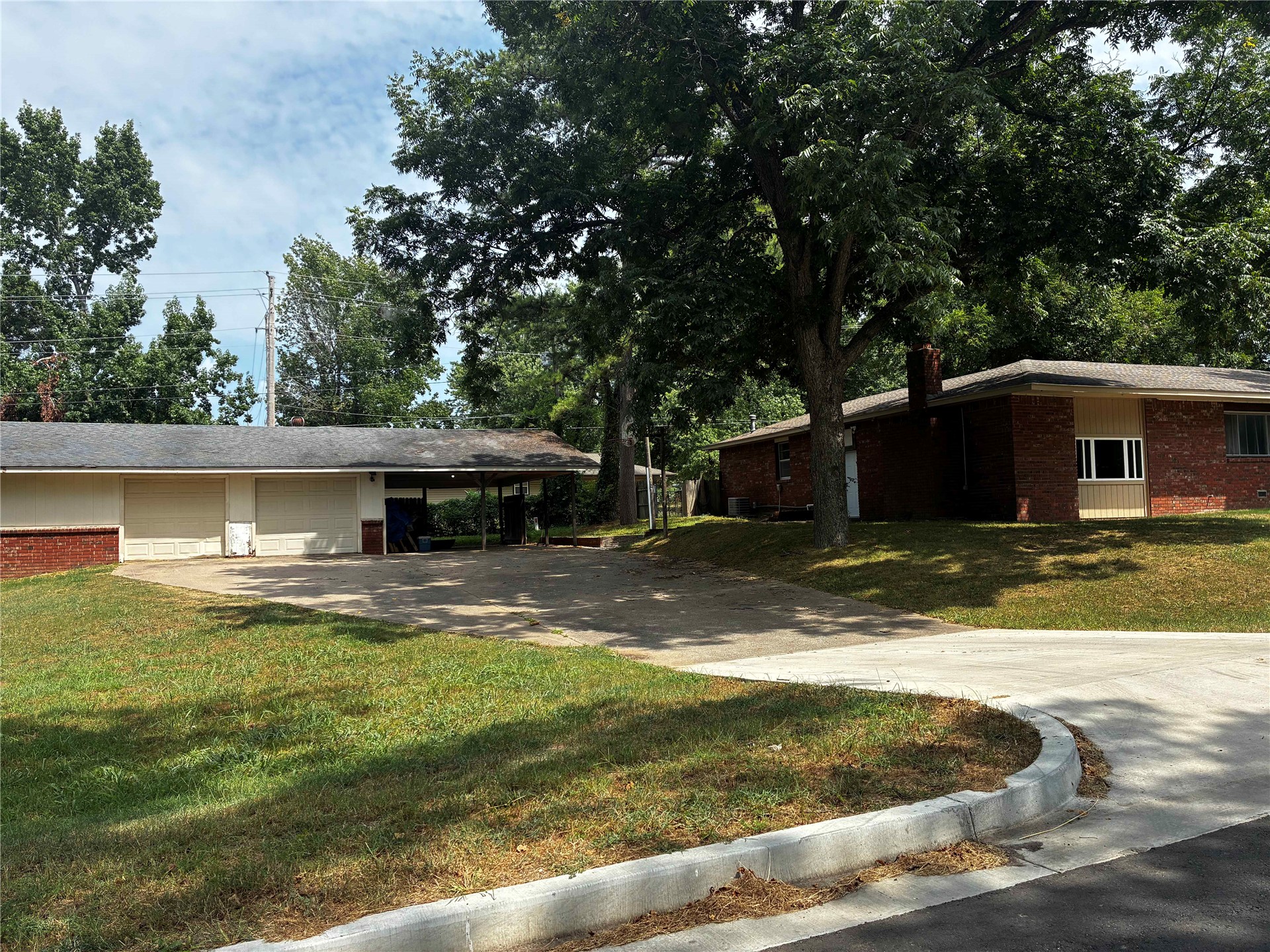 1913 White Avenue Tahlequah OK 74464