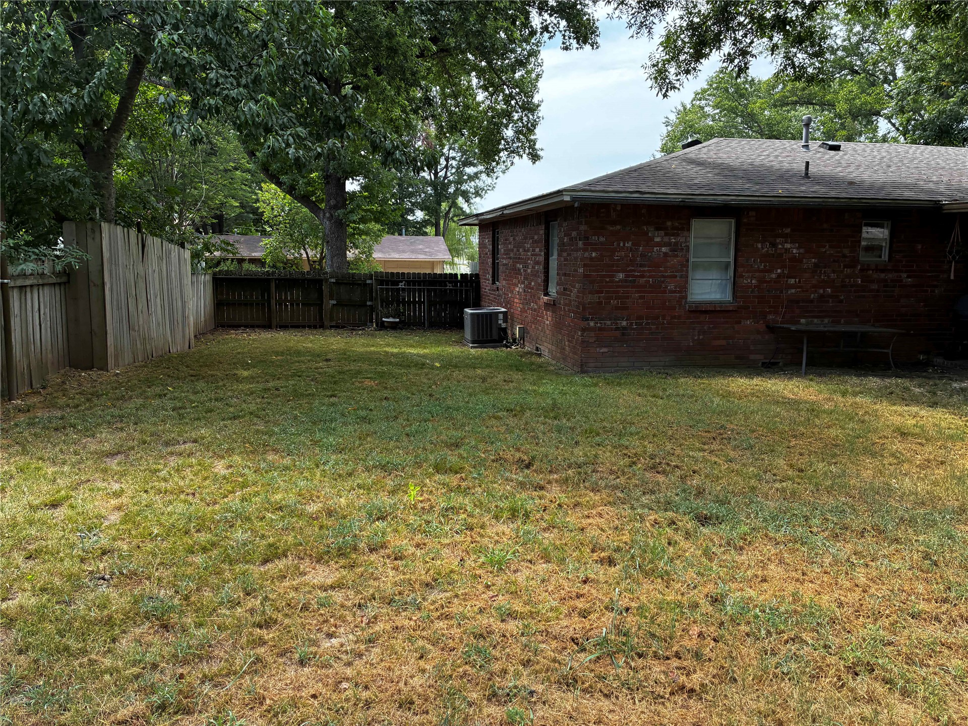 1913 White Avenue Tahlequah OK 74464