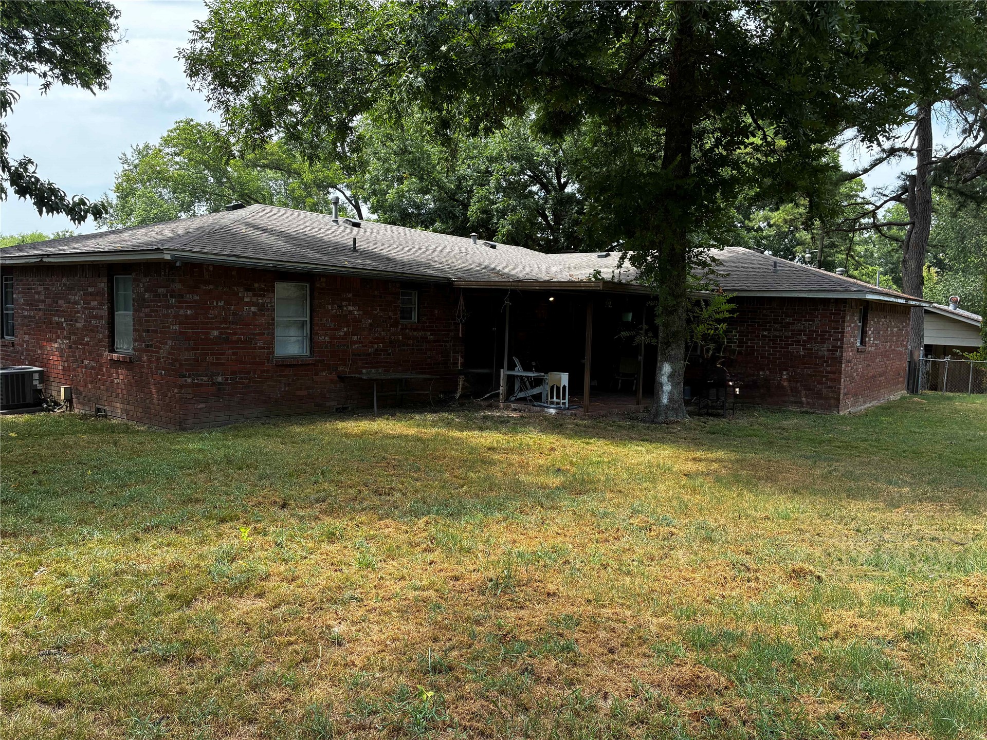 1913 White Avenue Tahlequah OK 74464