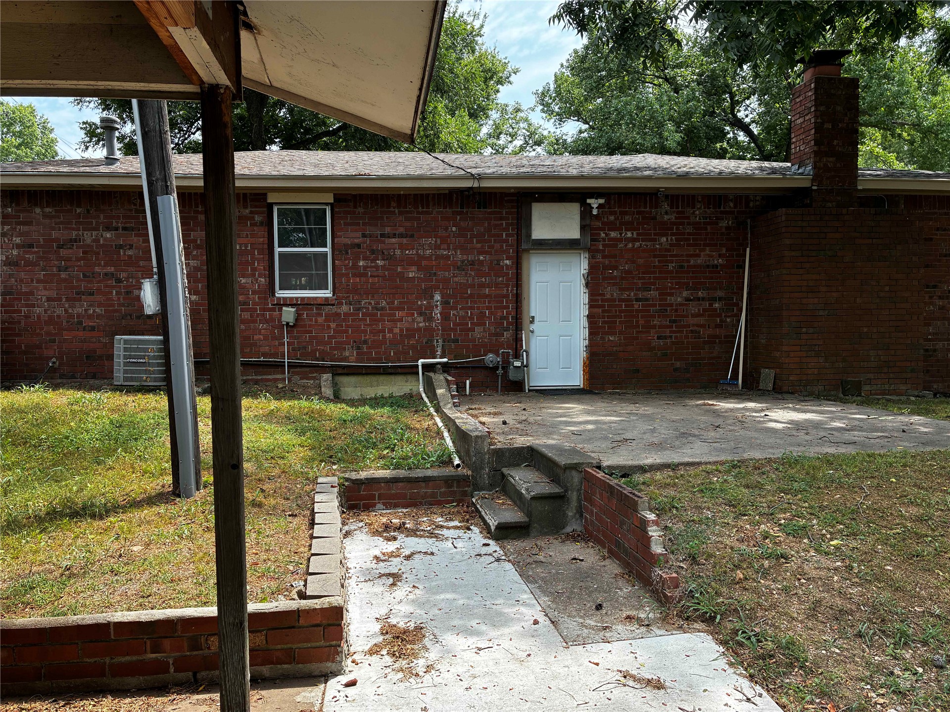1913 White Avenue Tahlequah OK 74464