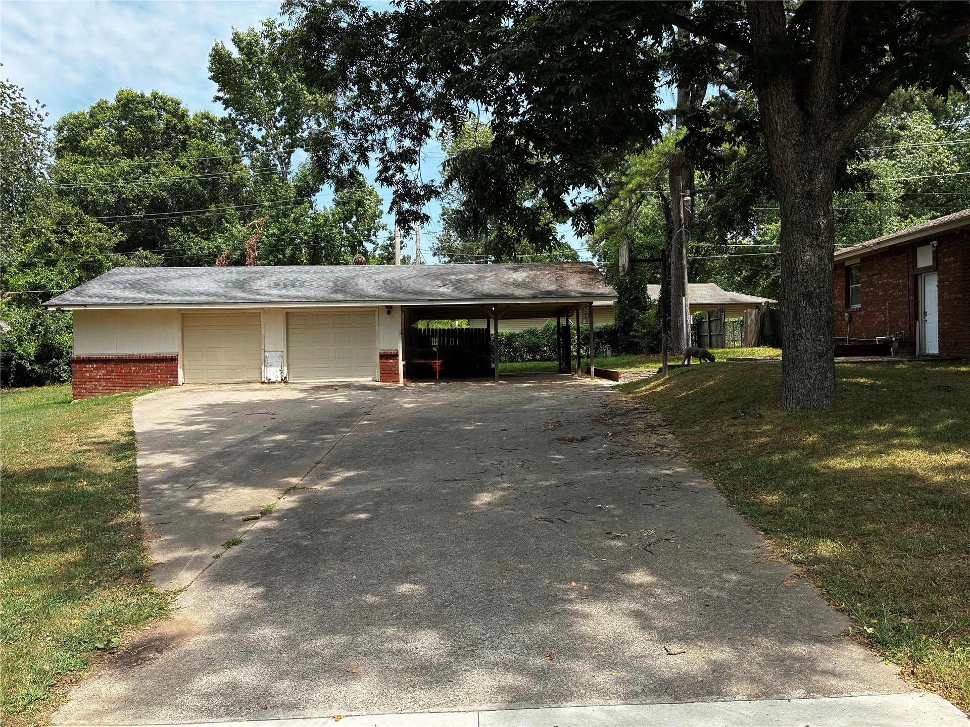 1913 White Avenue Tahlequah OK 74464