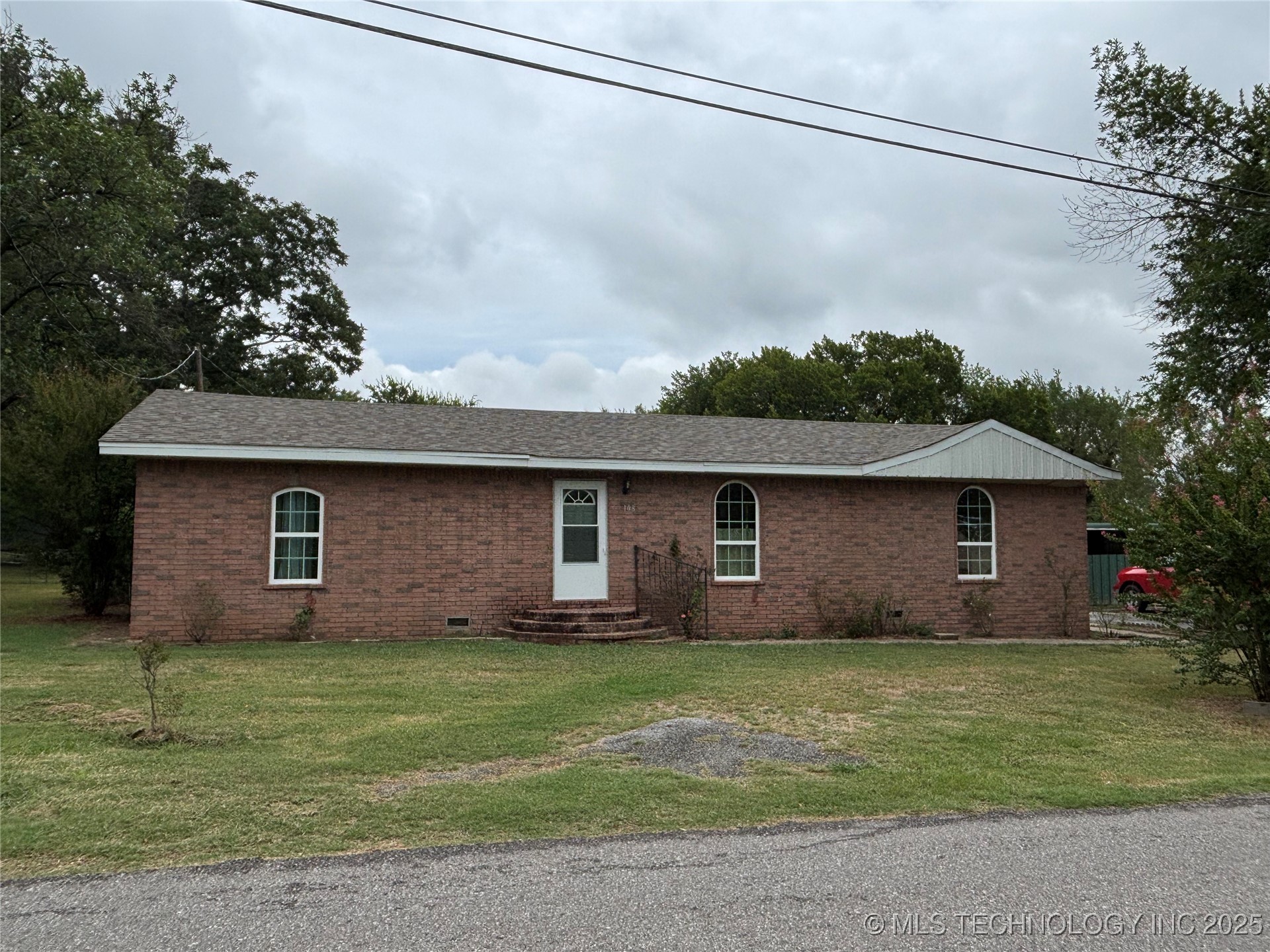 108 W Bryan Avenue Calera OK 74730