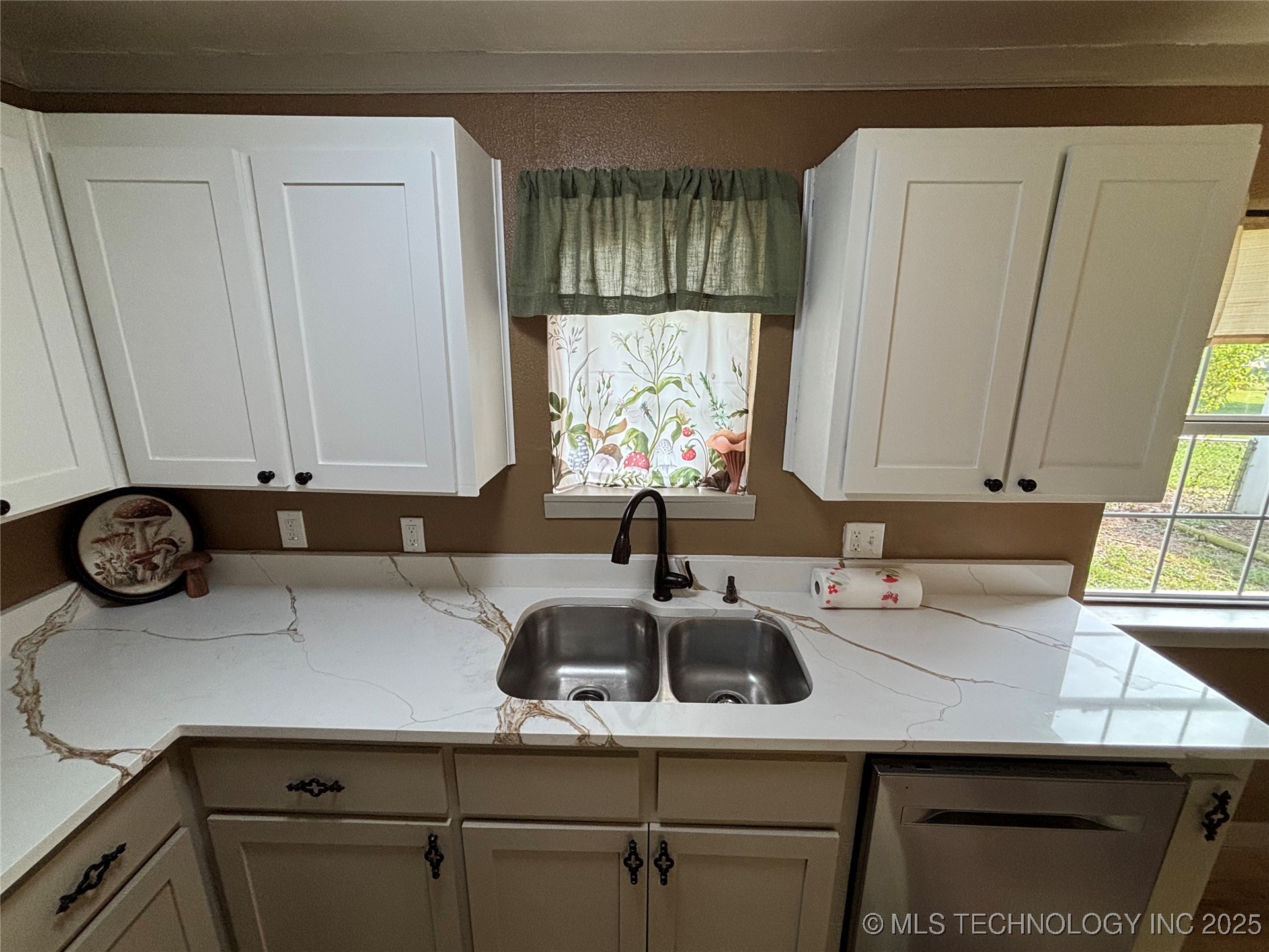 108 W Bryan Avenue Calera OK 74730