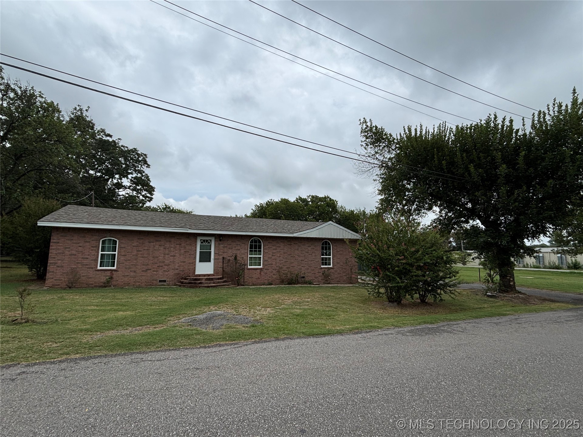 108 W Bryan Avenue Calera OK 74730