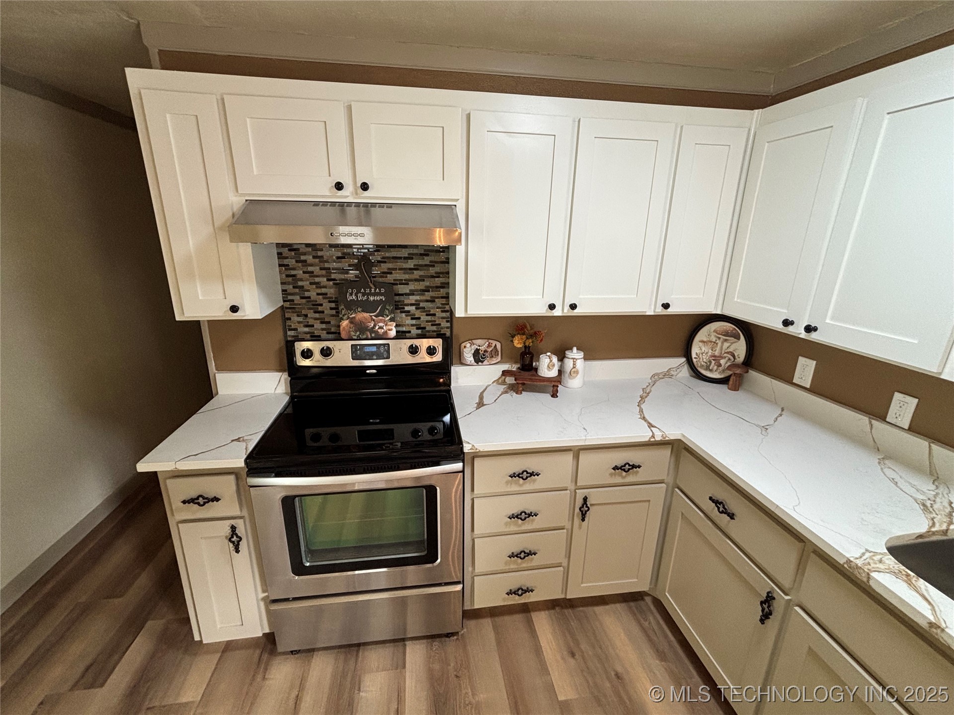108 W Bryan Avenue Calera OK 74730