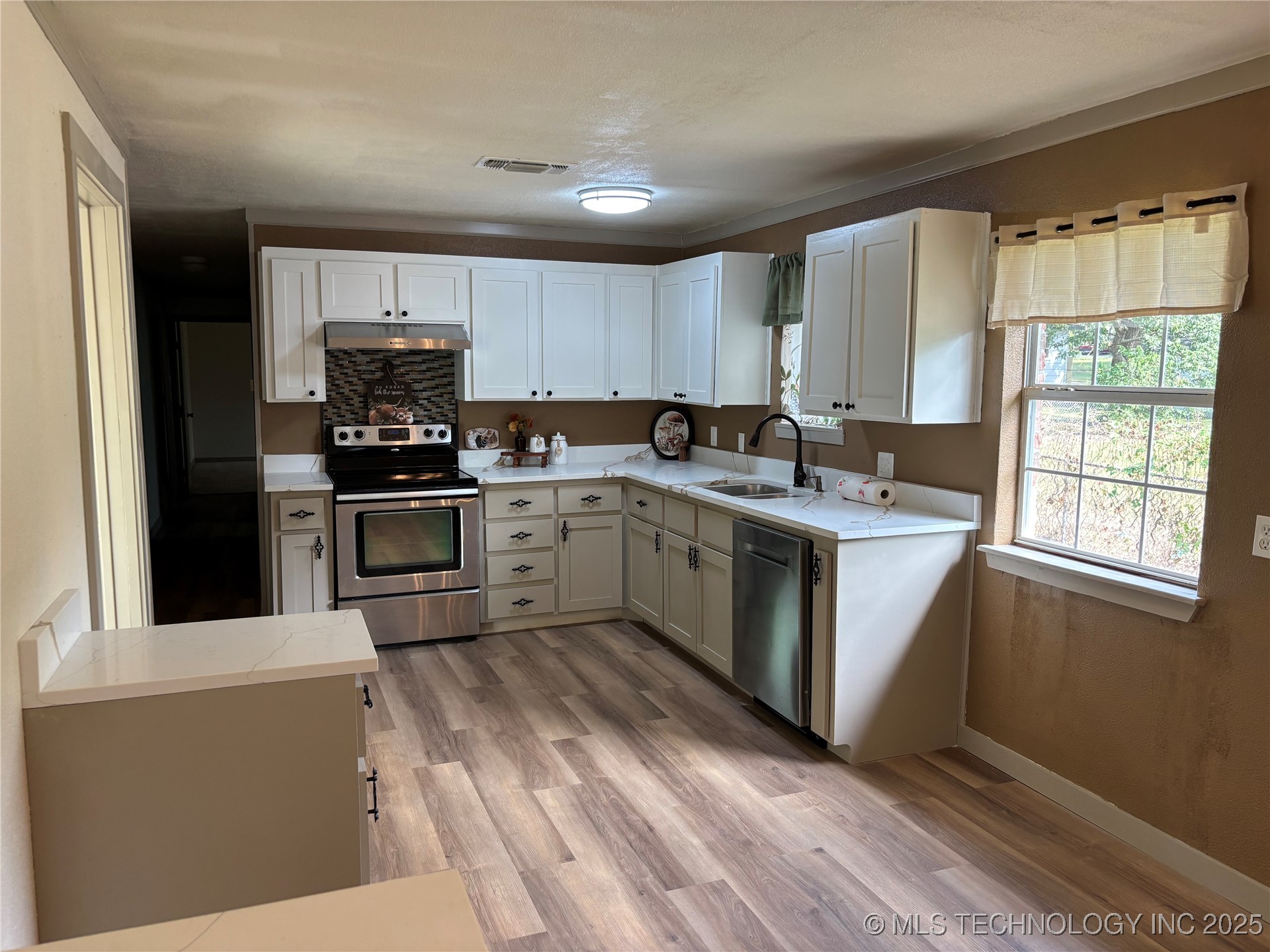 108 W Bryan Avenue Calera OK 74730