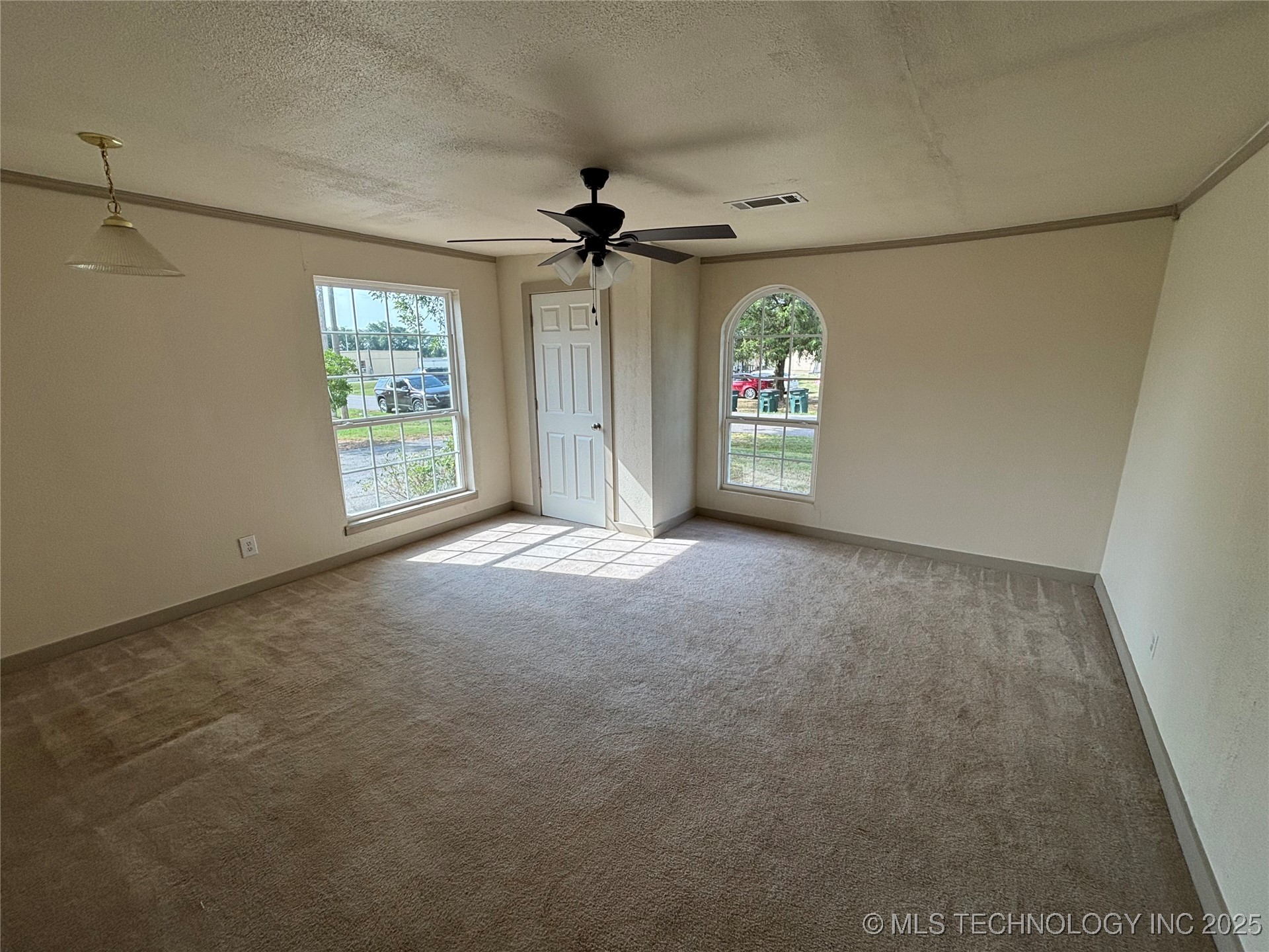 108 W Bryan Avenue Calera OK 74730