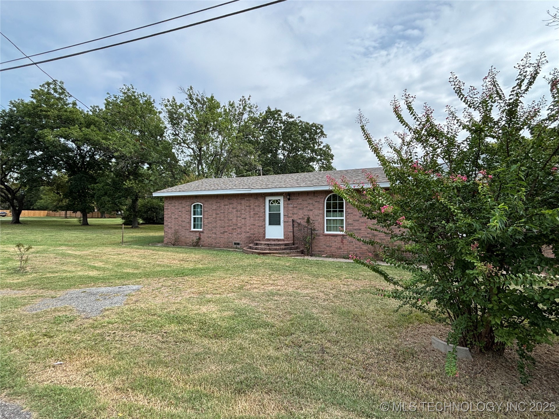 108 W Bryan Avenue Calera OK 74730
