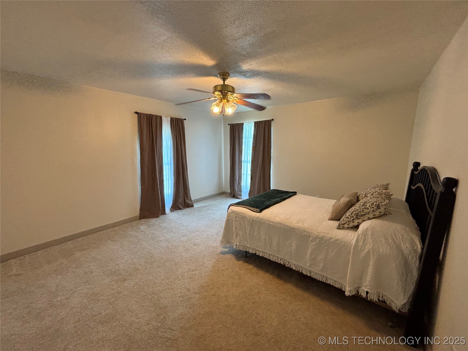 108 W Bryan Avenue Calera OK 74730