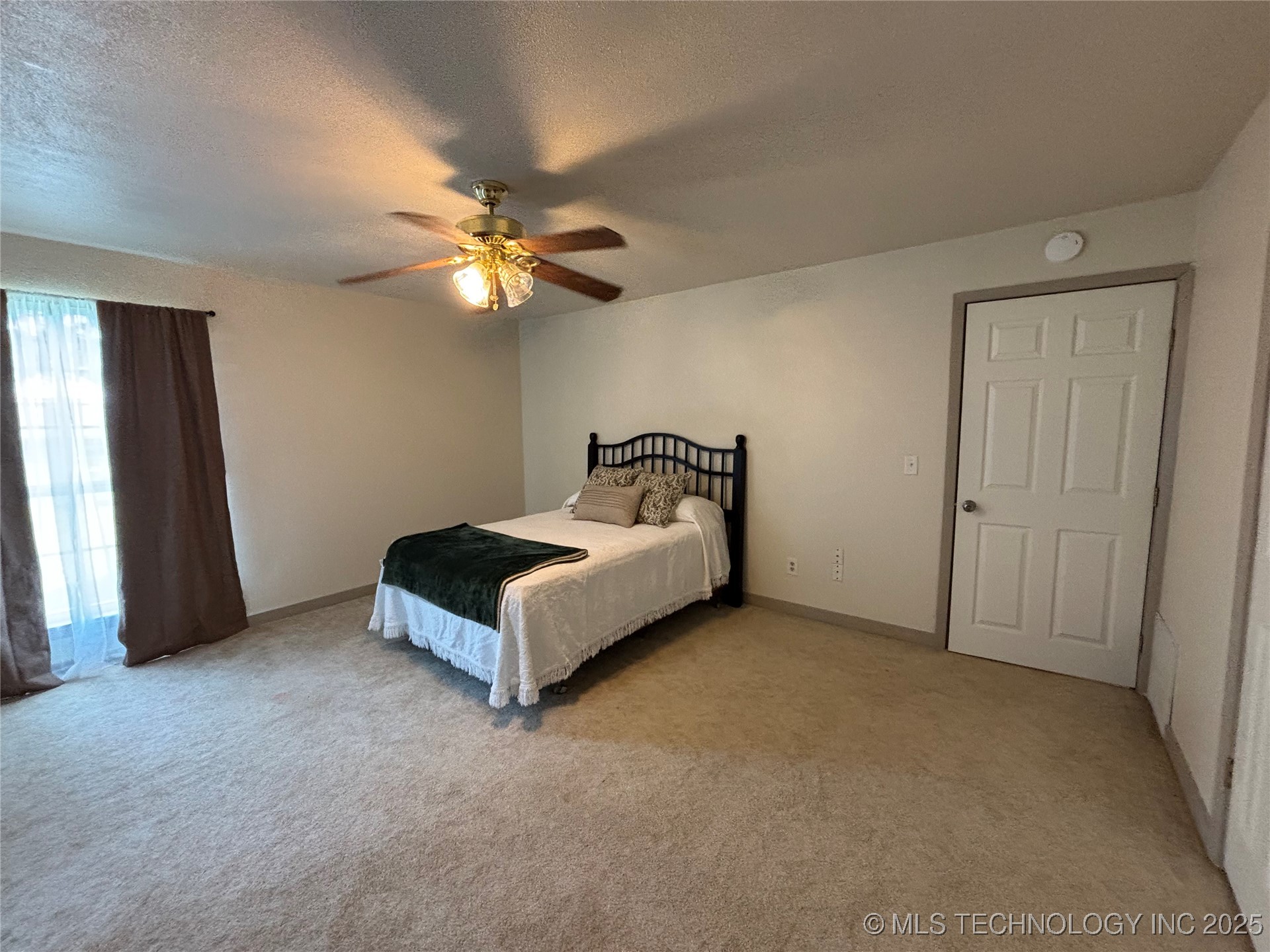 108 W Bryan Avenue Calera OK 74730