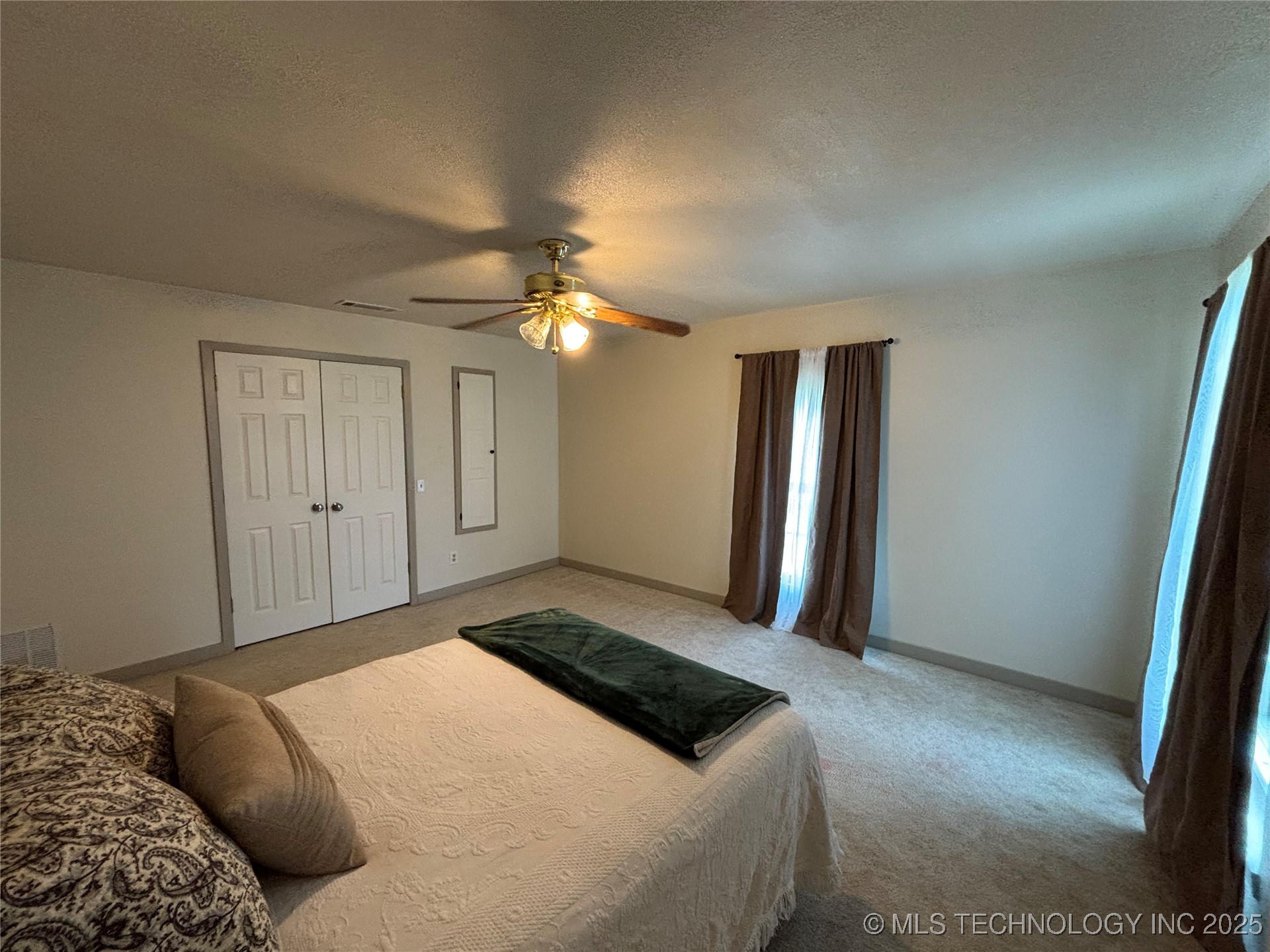 108 W Bryan Avenue Calera OK 74730